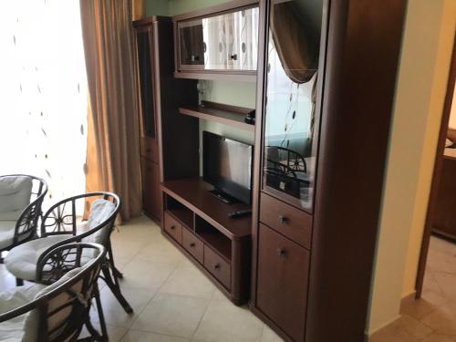 Deluxe One-Bedroom Apartment with Sea View photo 3