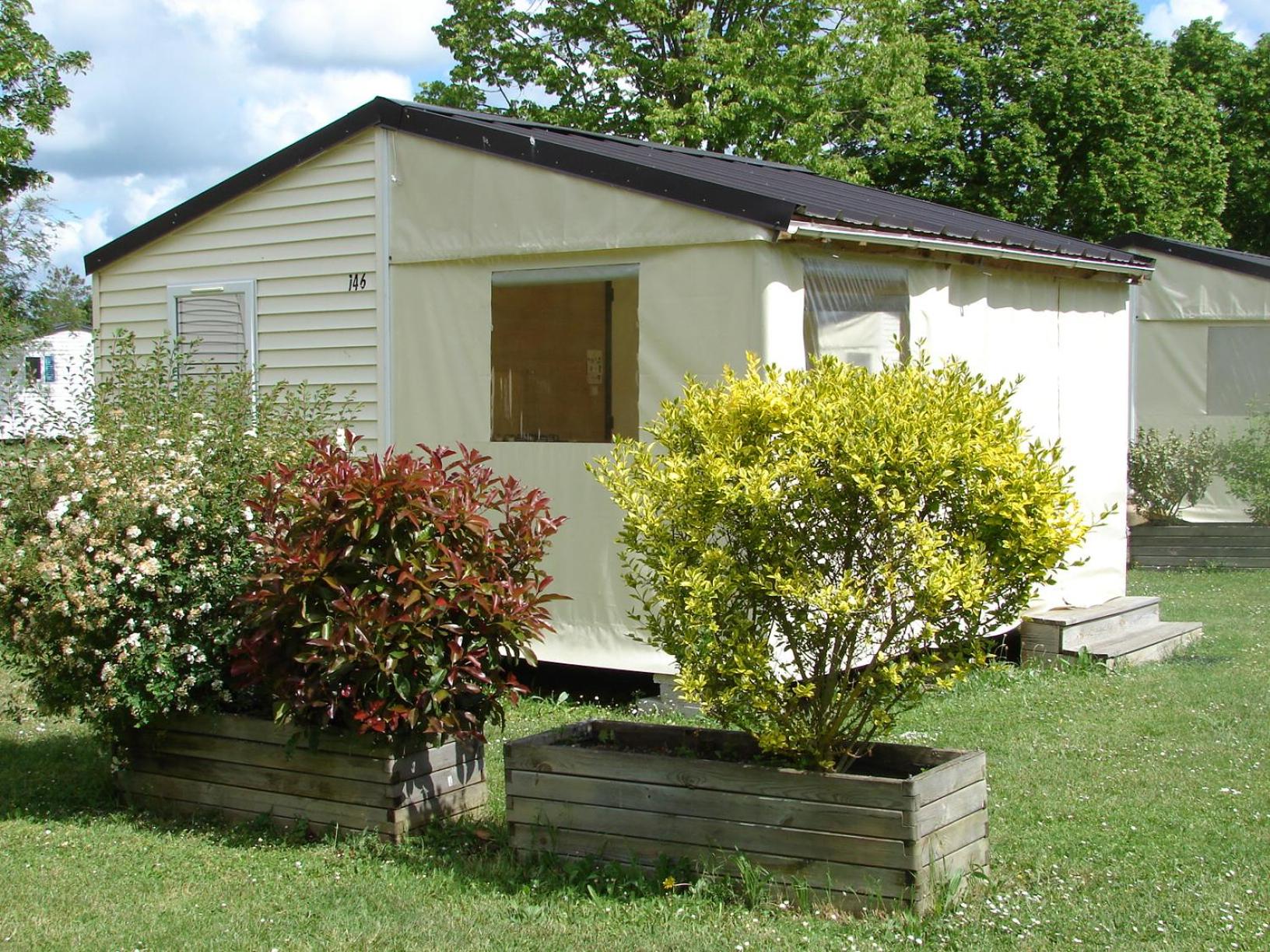 Lodge with Shared Bathroom (4 Persons) photo 2