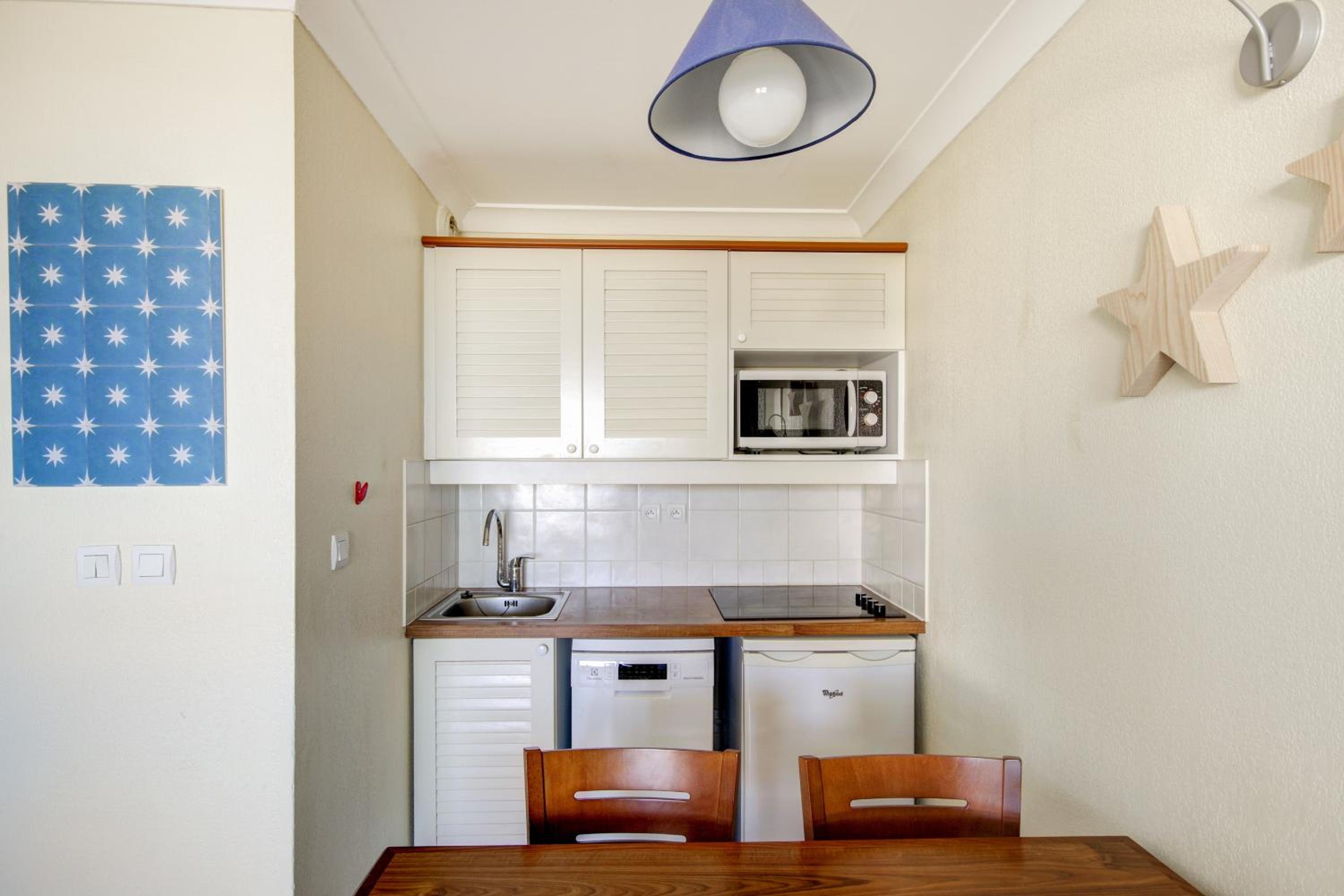 Select One-Bedroom Apartment (4 People) photo 3