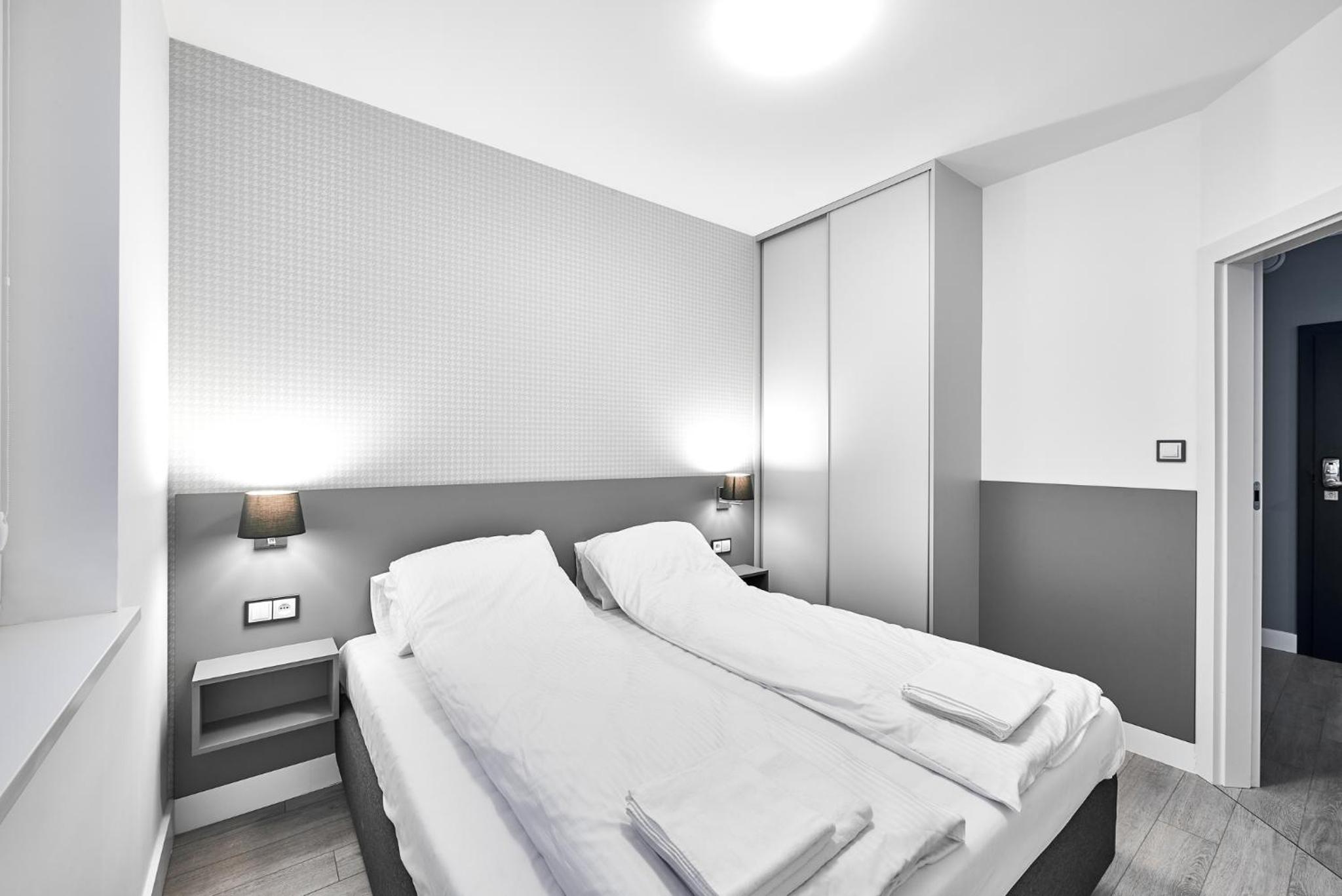 One-Bedroom Apartment - Photo 6
