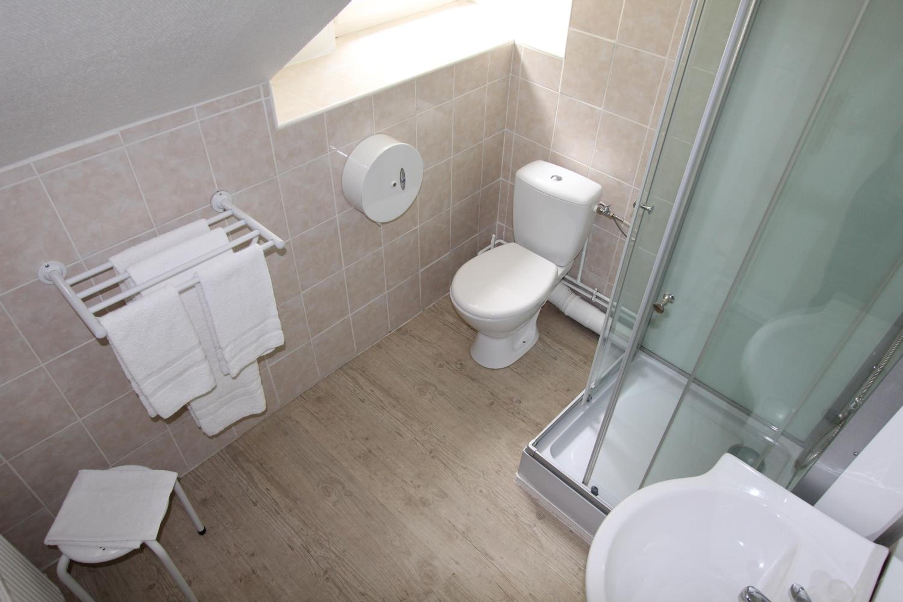 Double Room - Photo 10