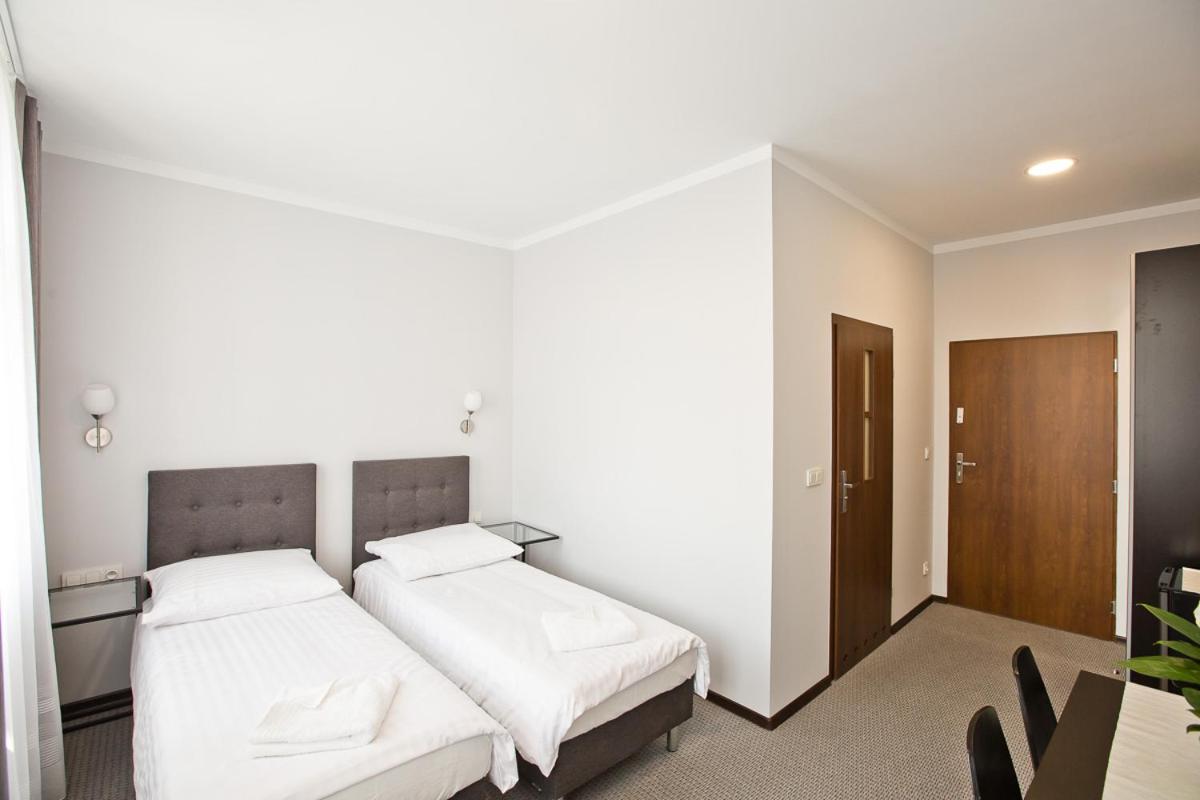 Large Double or Twin Room - Photo 2