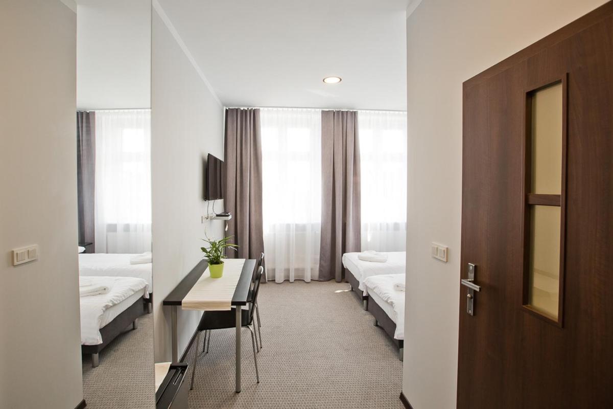 Large Double or Twin Room - Photo 1