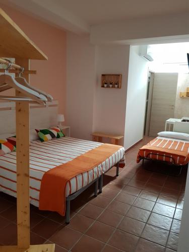 Double or Twin Room with Private Bathroom - Basement