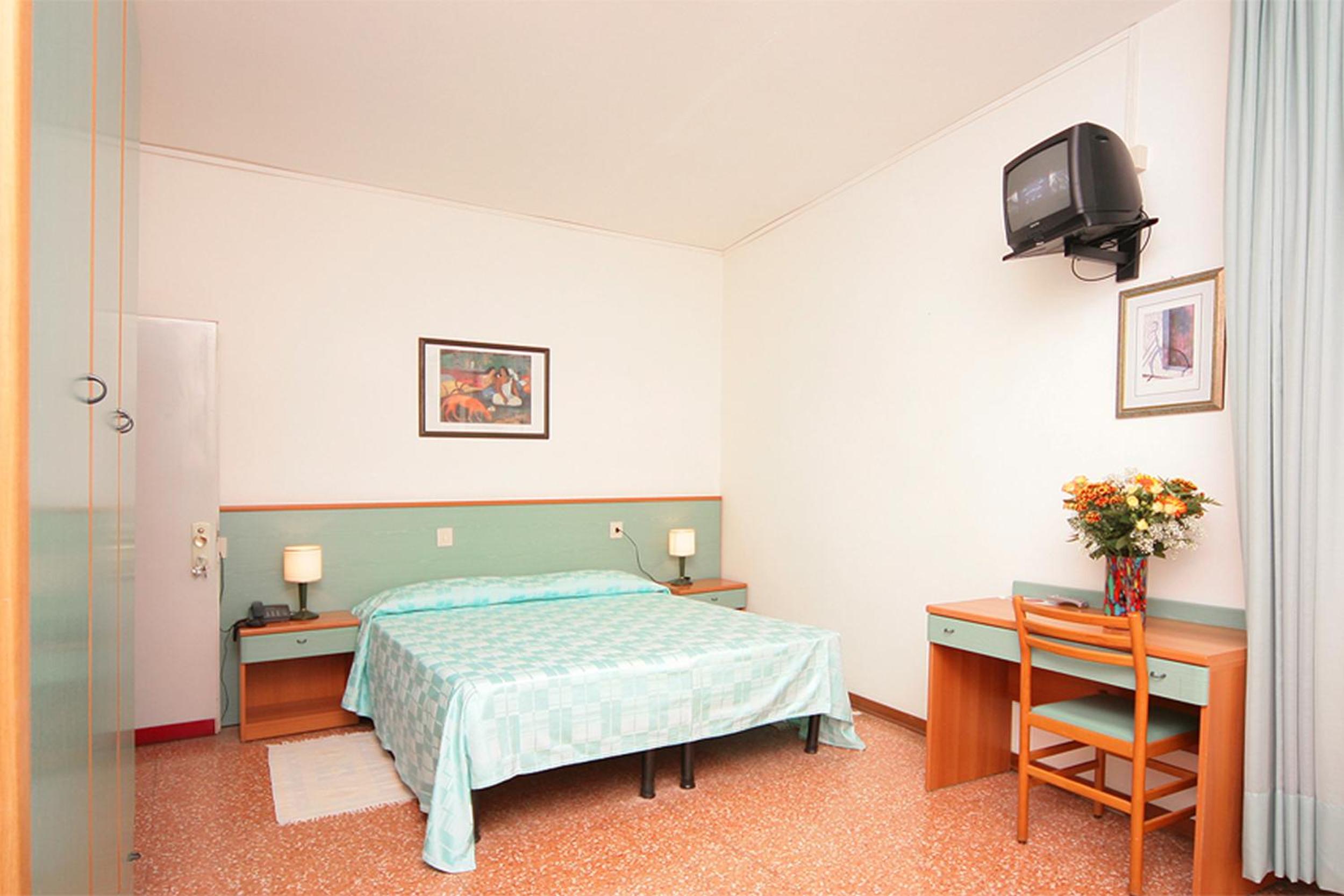 Triple Room with Balcony and Side Sea View
