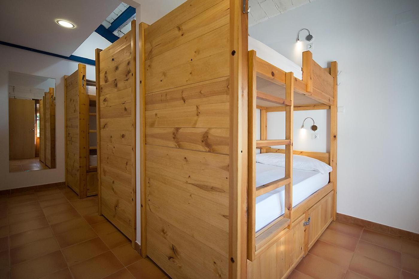 Bed in 6-Bed Mixed Dormitory Room photo 2