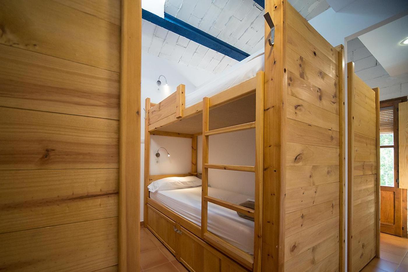 Bed in 6-Bed Mixed Dormitory Room photo 3