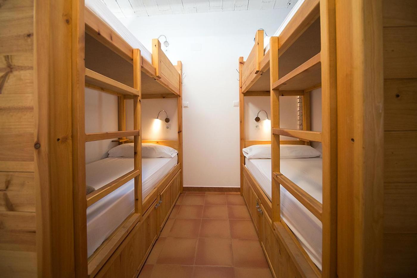 Bed in 8-Bed Mixed Dormitory Room photo 2