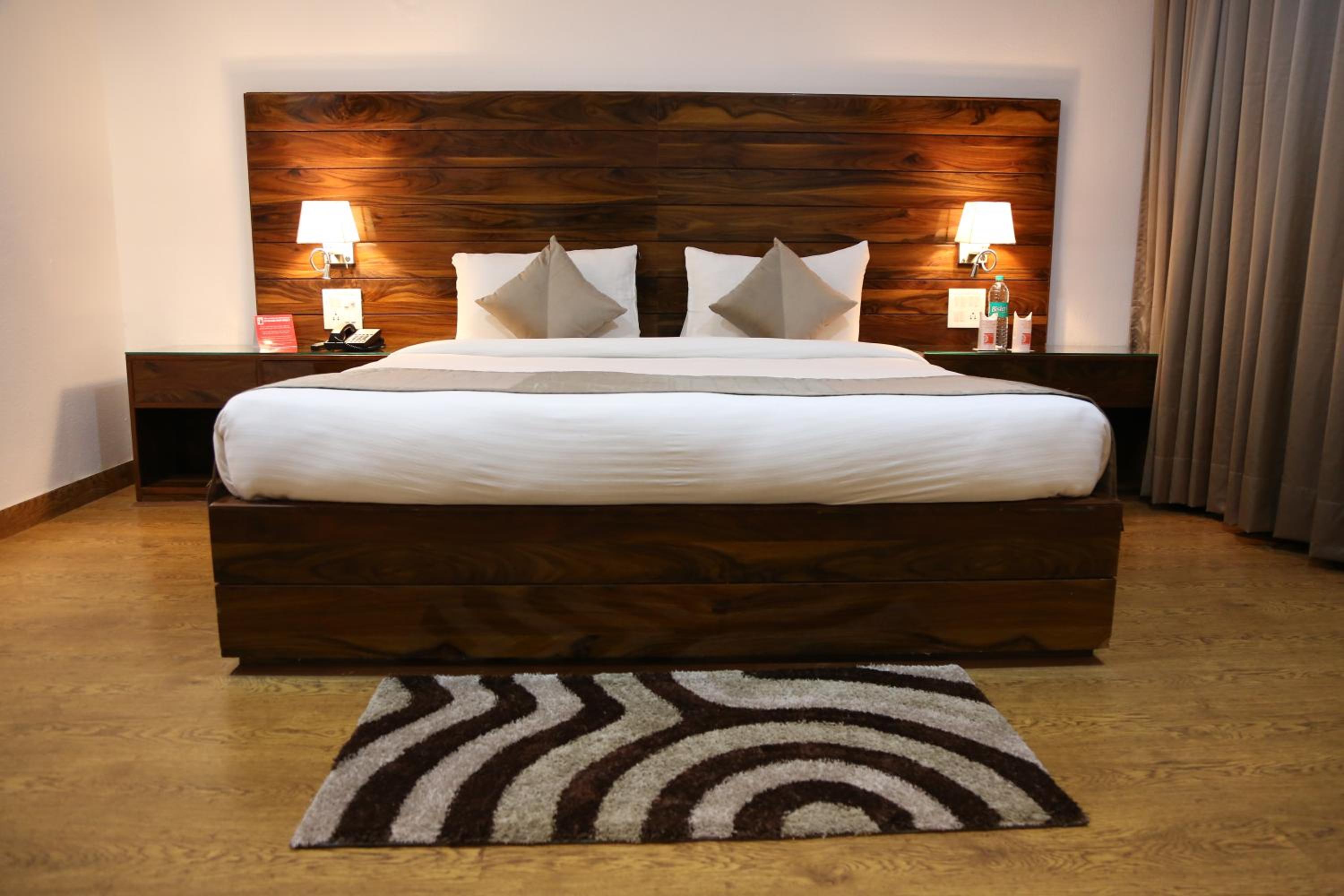 Large Double Room - Photo 2