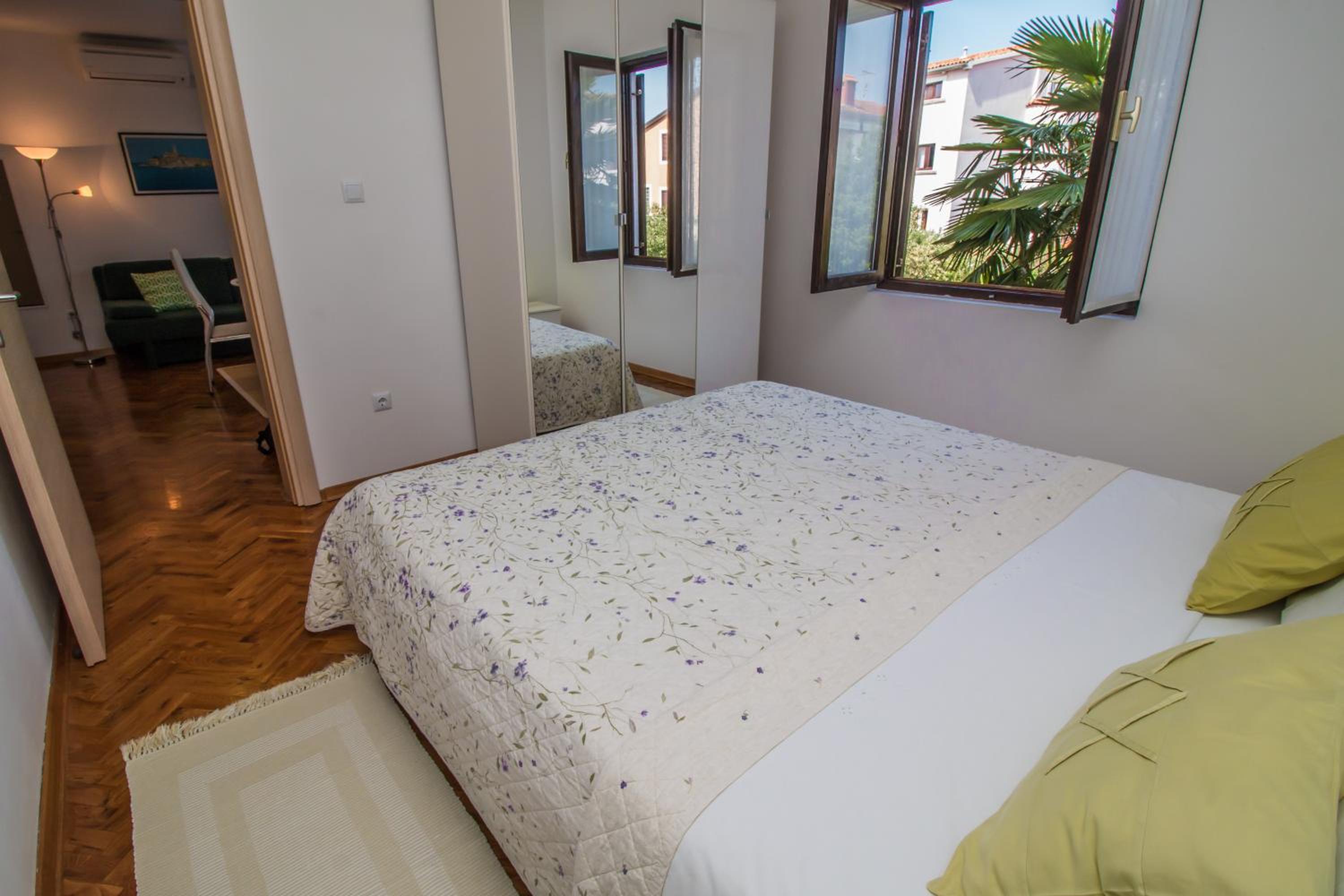 Apartment with Balcony photo 1