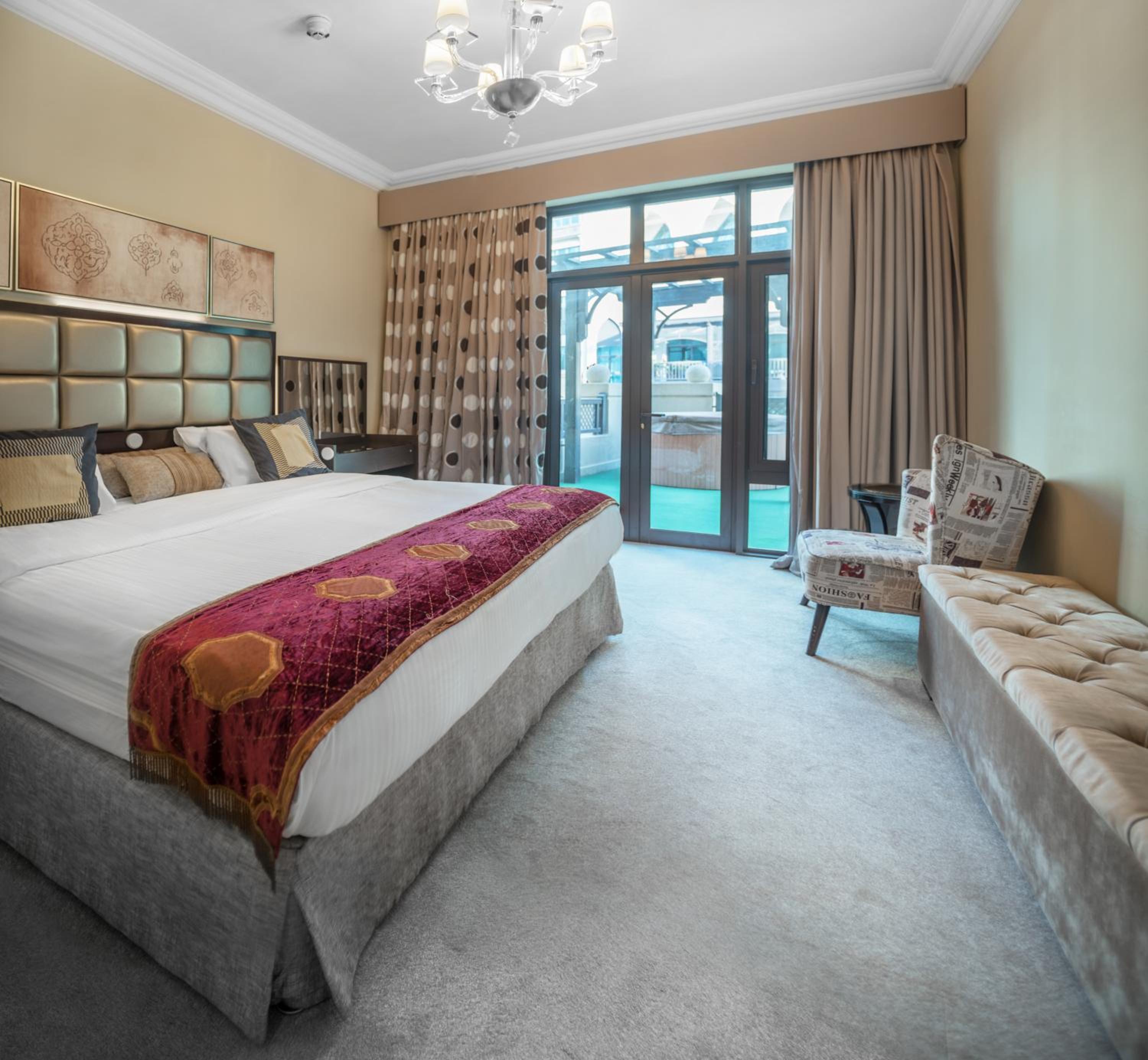 One-Bedroom Apartment plus Guest Room - City View