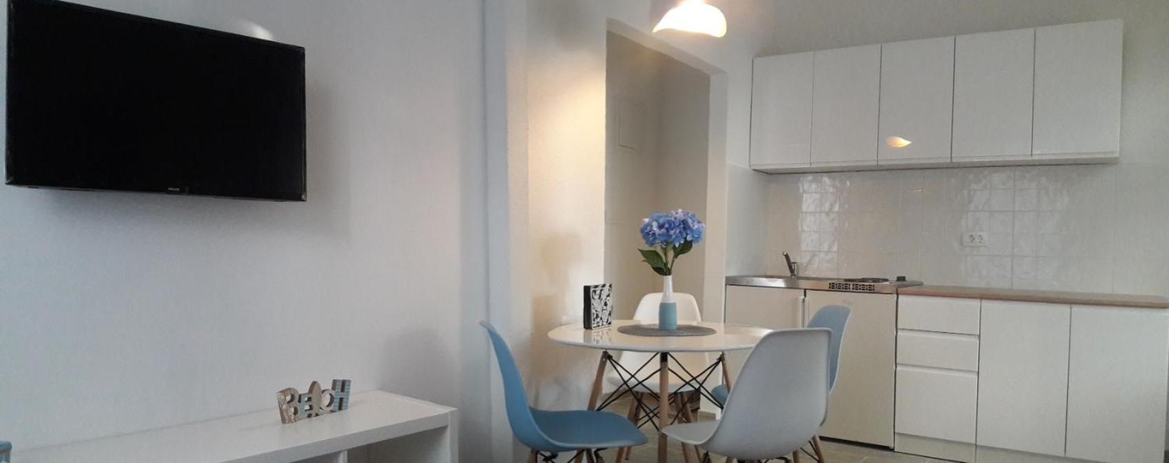 One-Bedroom Apartment photo 3