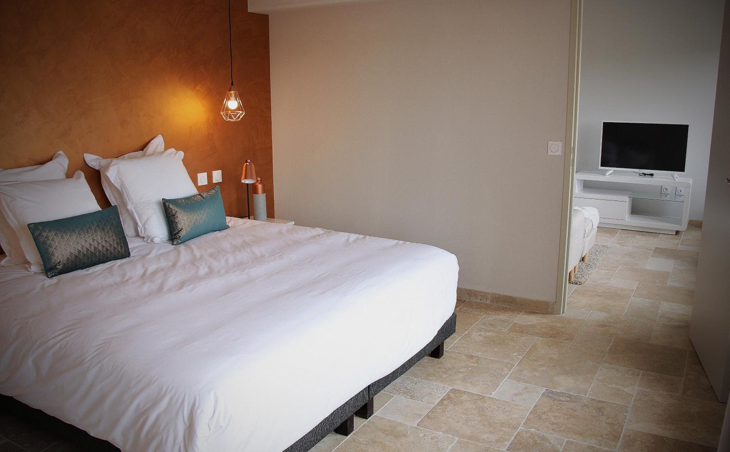 Standard Double Suite - Photo 2