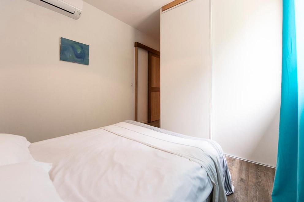 Two-Bedroom House photo 3