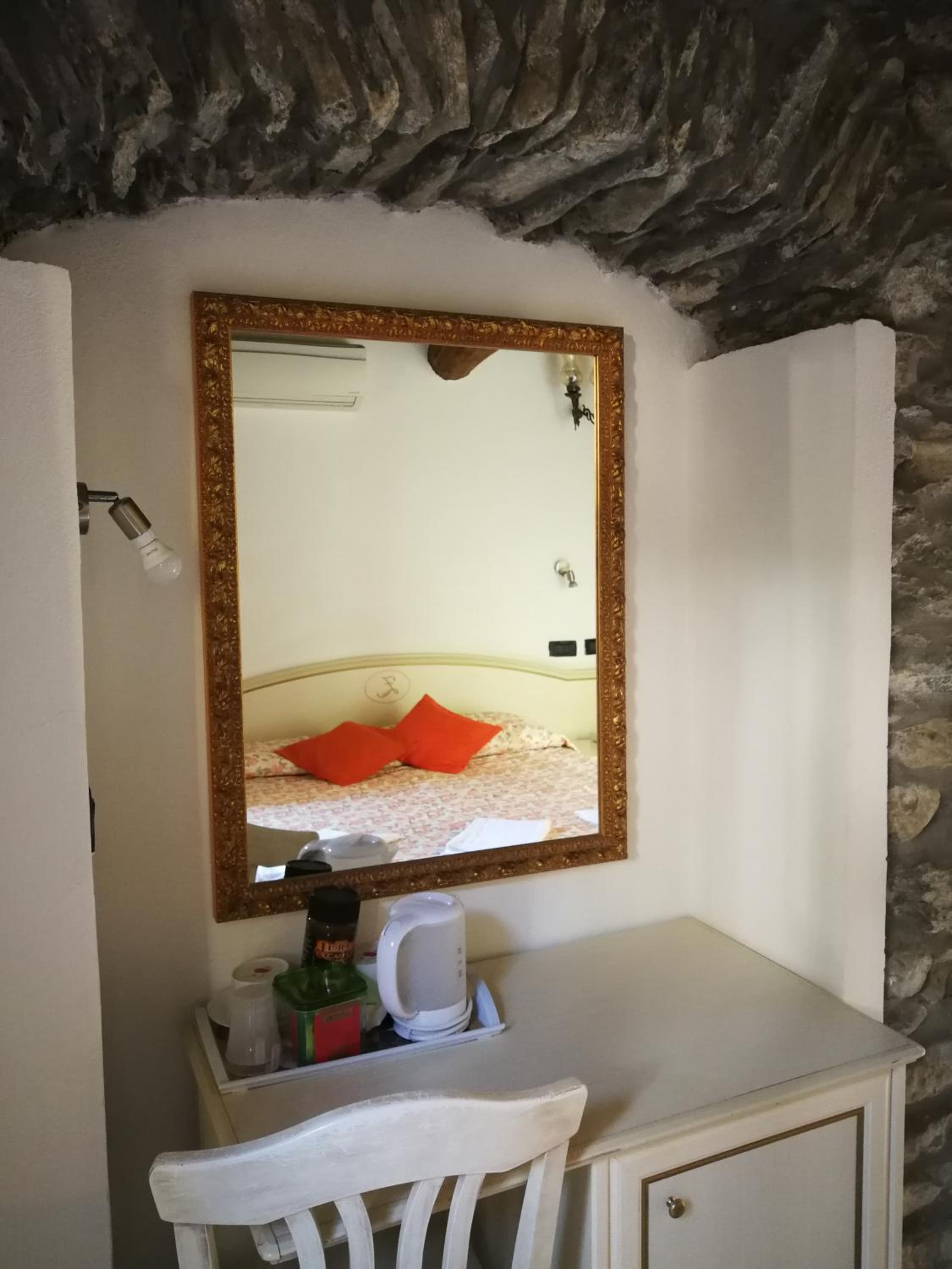 Double Room - Photo 9