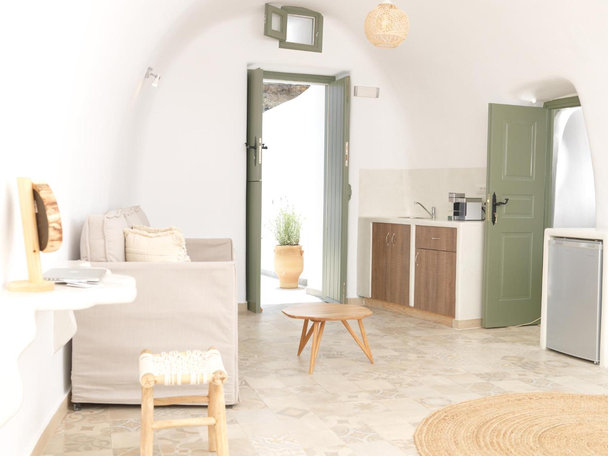 Honeymoon Cave Studio with Private Plunge Pool - Photo 6