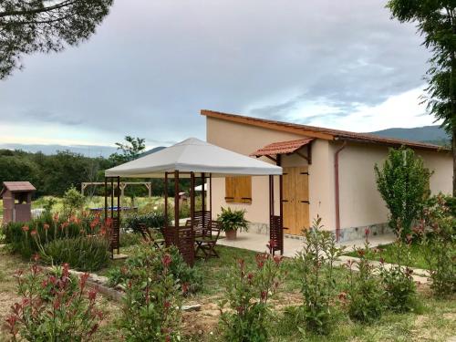 Superior Apartment with Air Conditioning, Garden and Barbecue