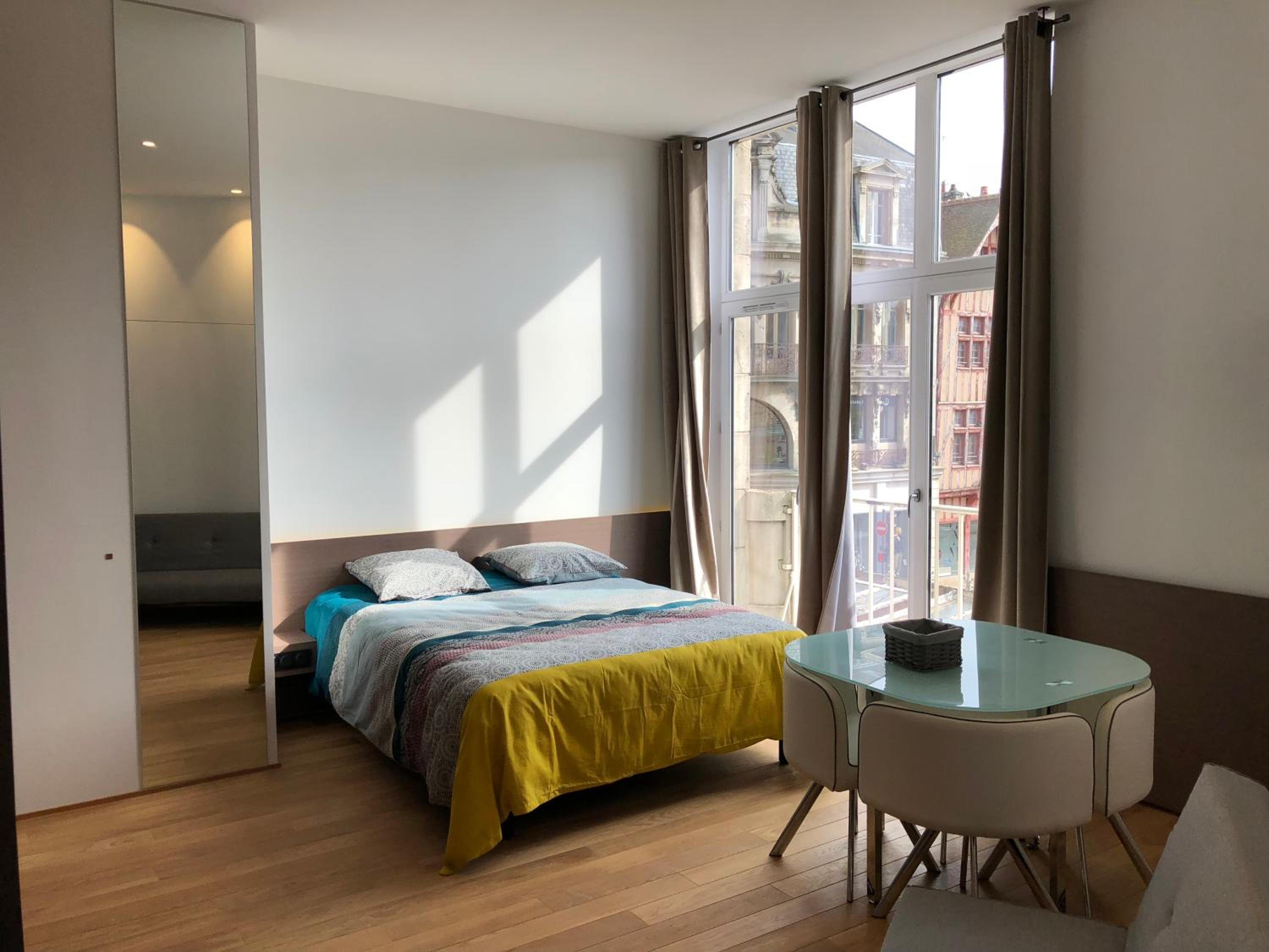 Superior Apartment