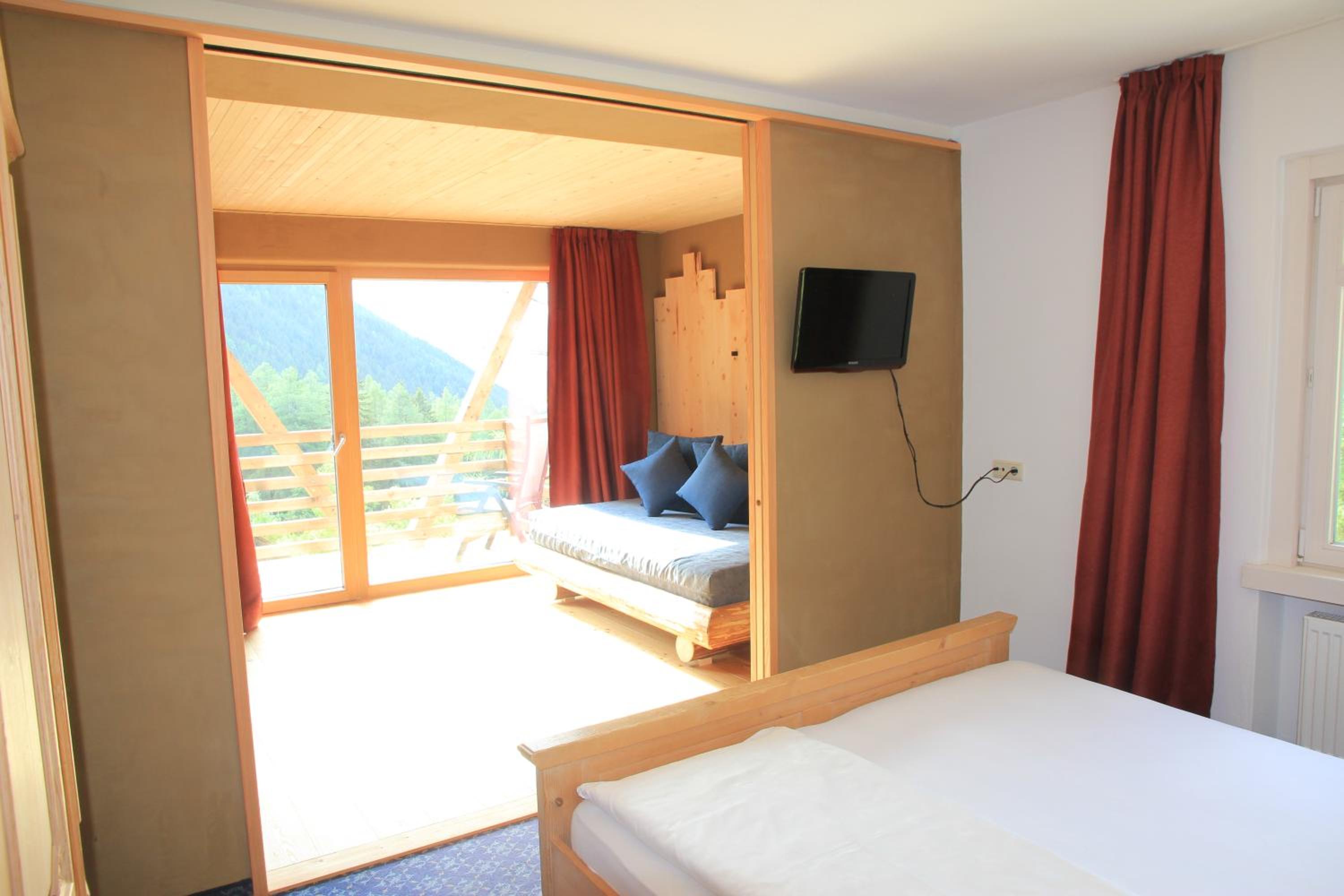 Deluxe Double or Twin Room with Balcony