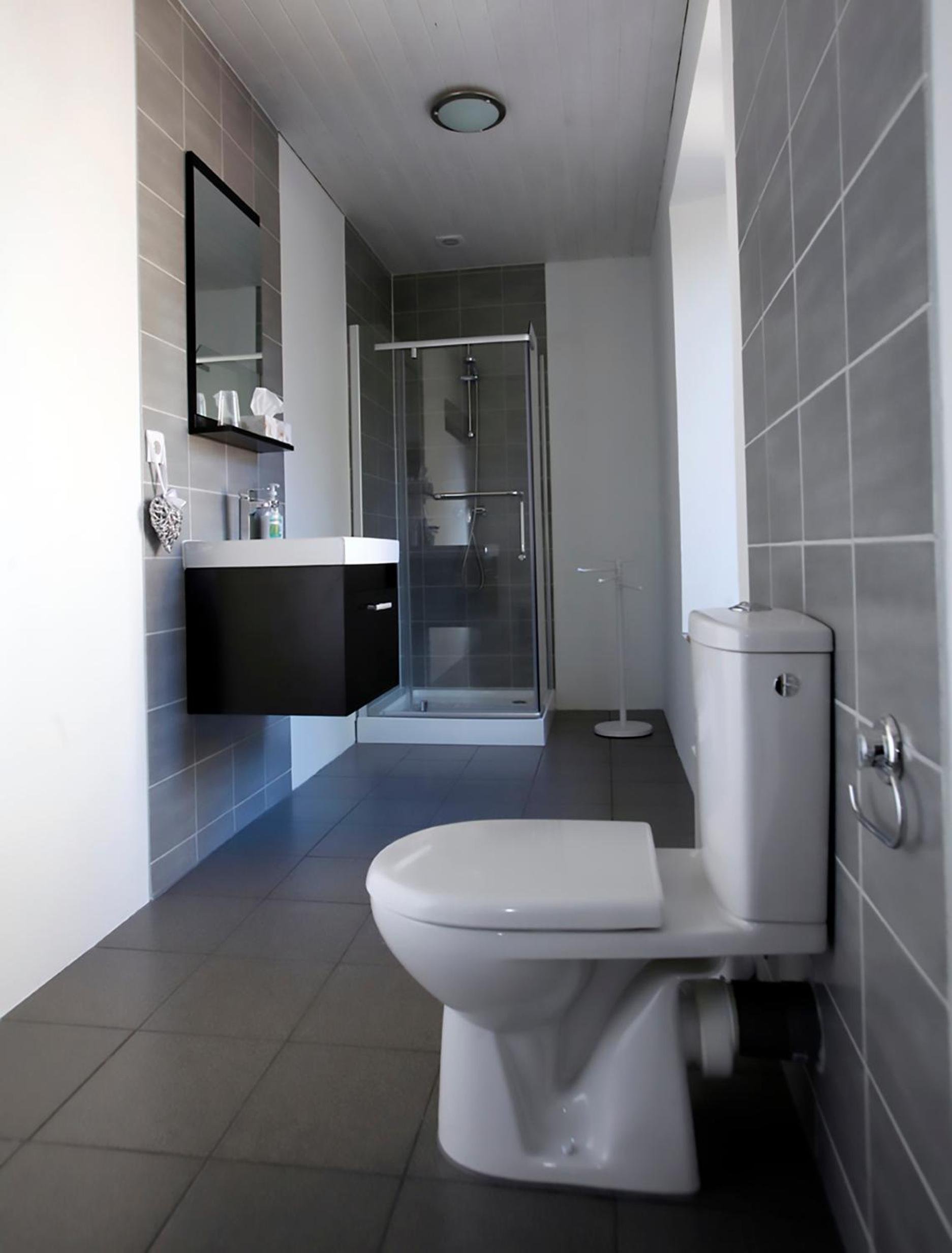 Twin Room with Private Bathroom photo 2
