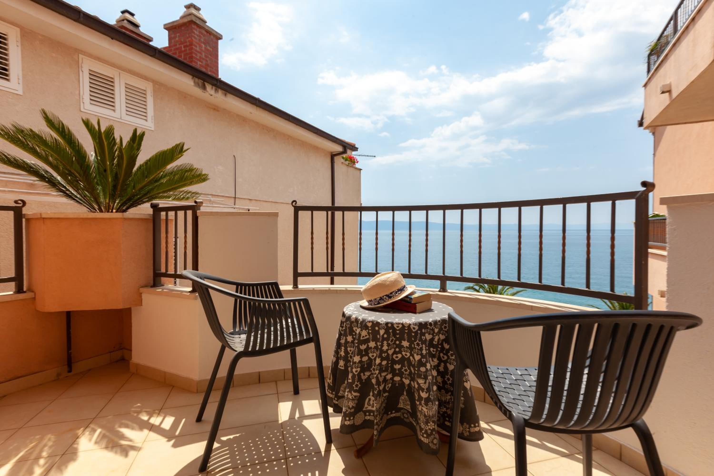 Studio Apartment with Sea View