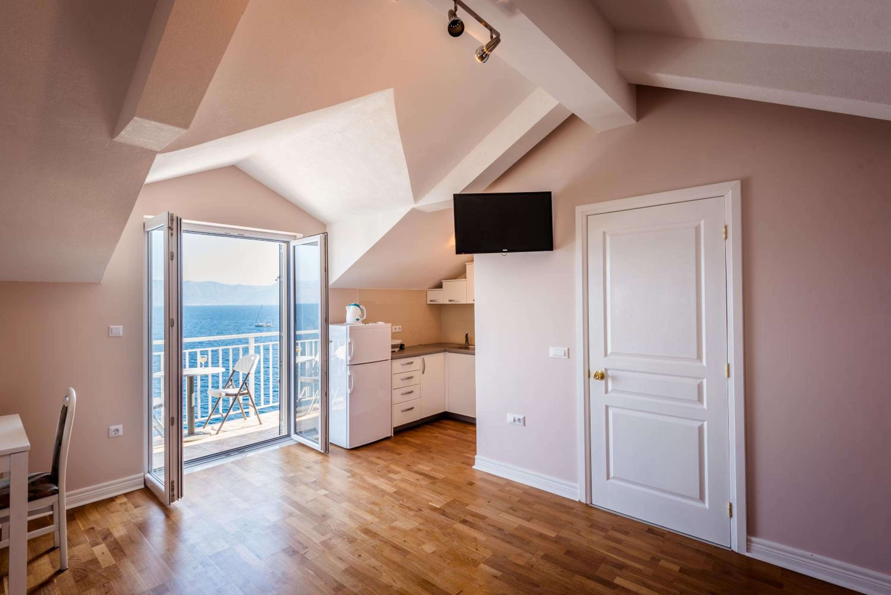 Studio Apartment photo 1