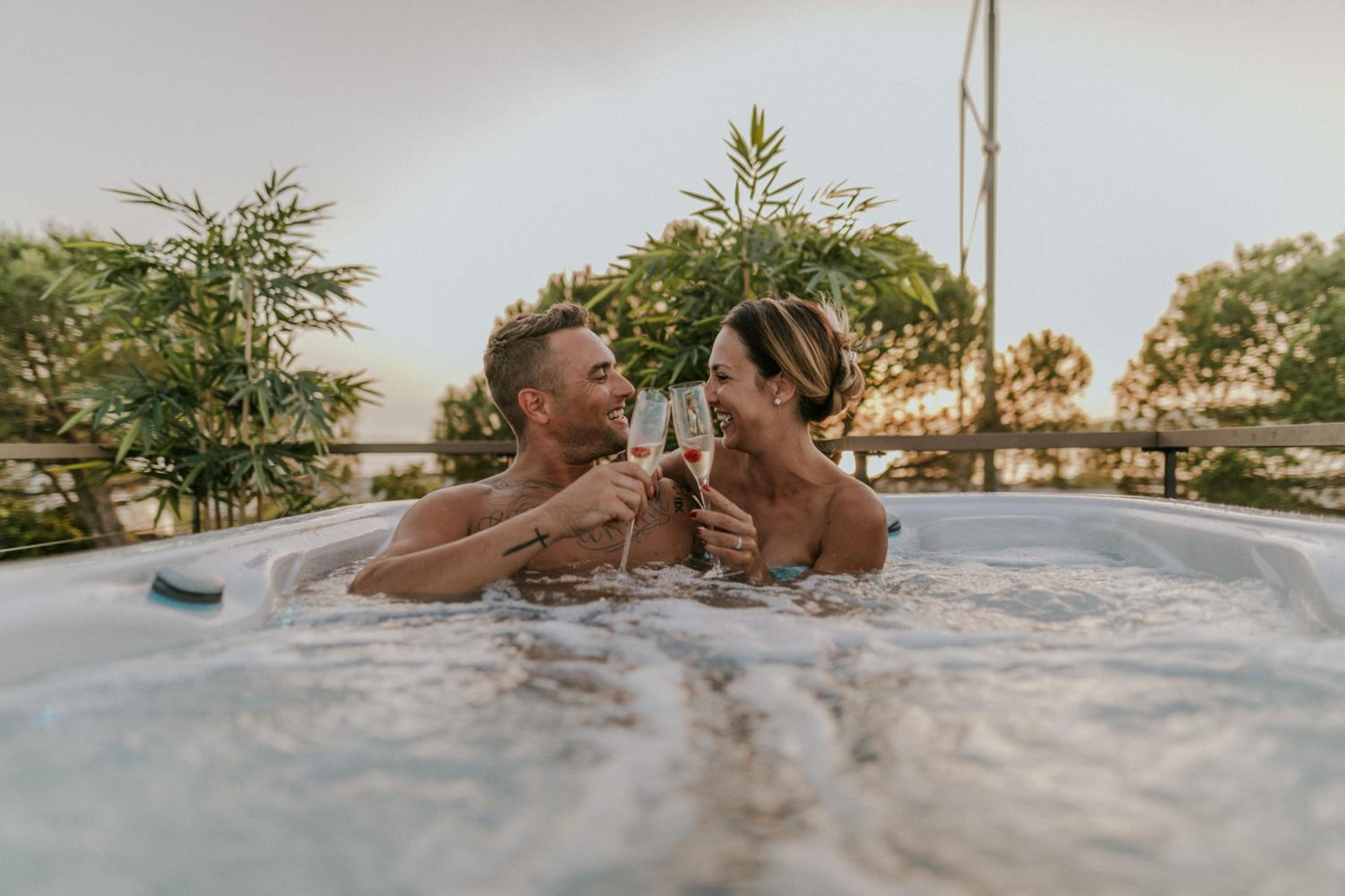 Holiday Home With Jacuzzi photo 2