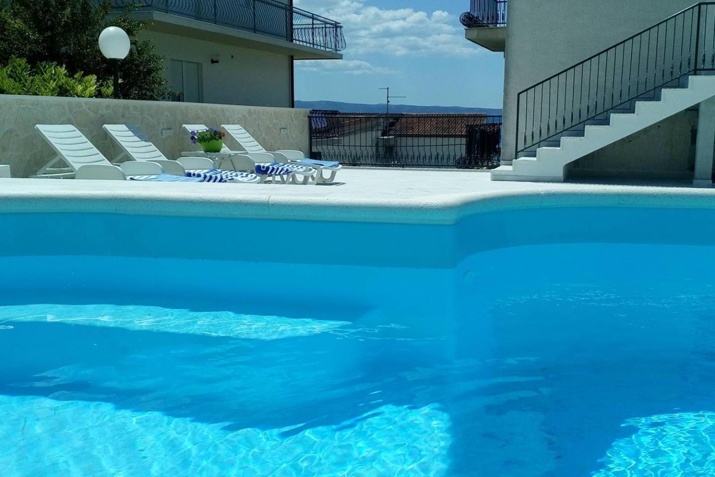 Luxury Two-Bedroom Apartment with Terrace and Sea View