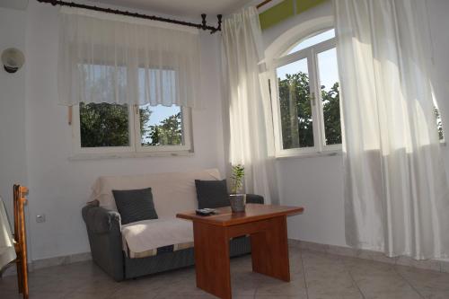 One-Bedroom Apartment - Photo 10