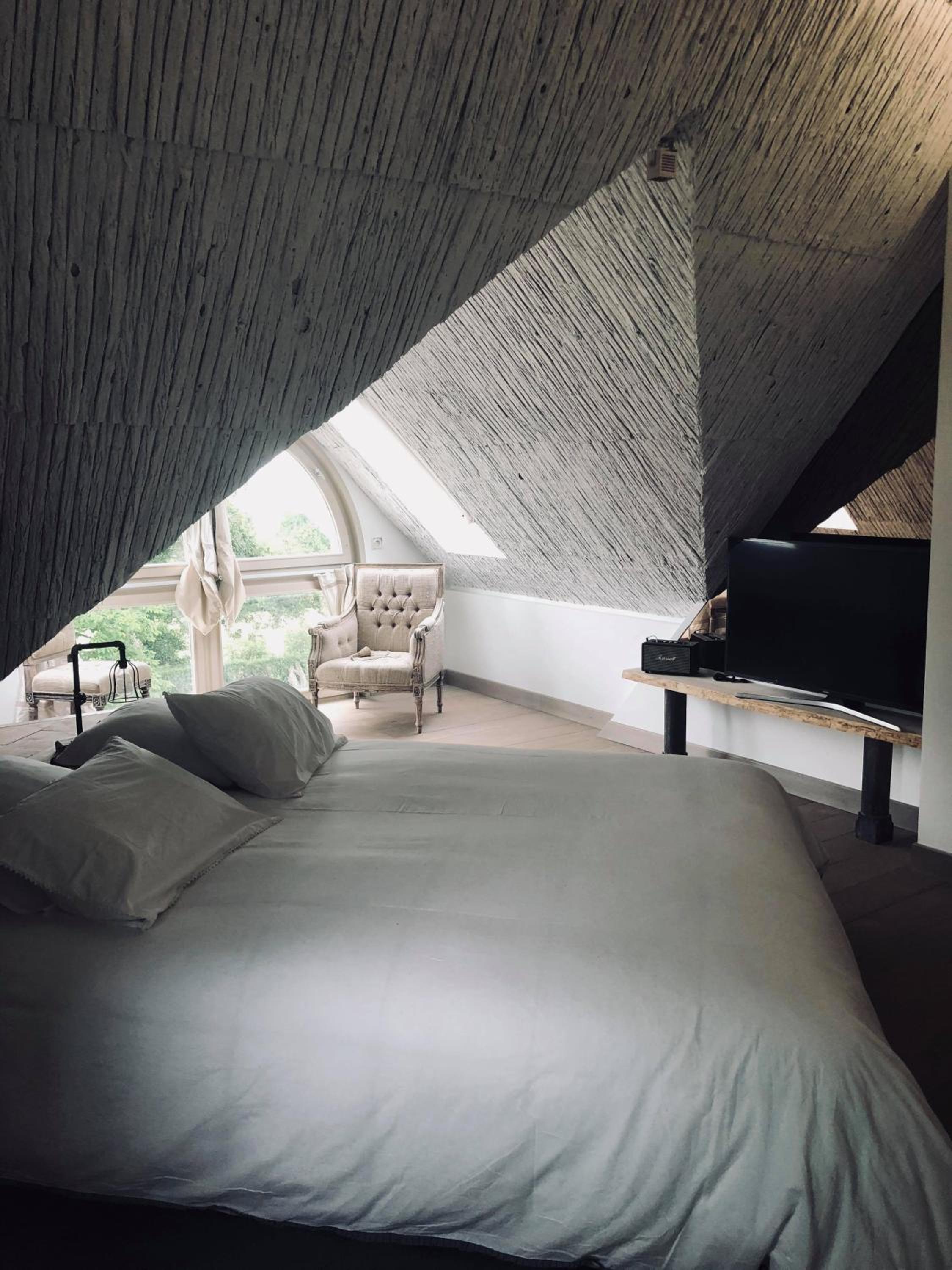 Superior King Room - Photo 3