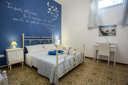Economy Triple Room with Private Bathroom