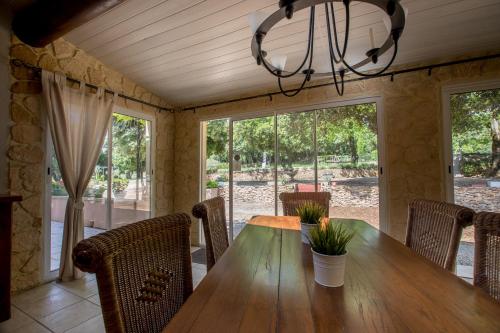 Two-Bedroom House - Photo 17
