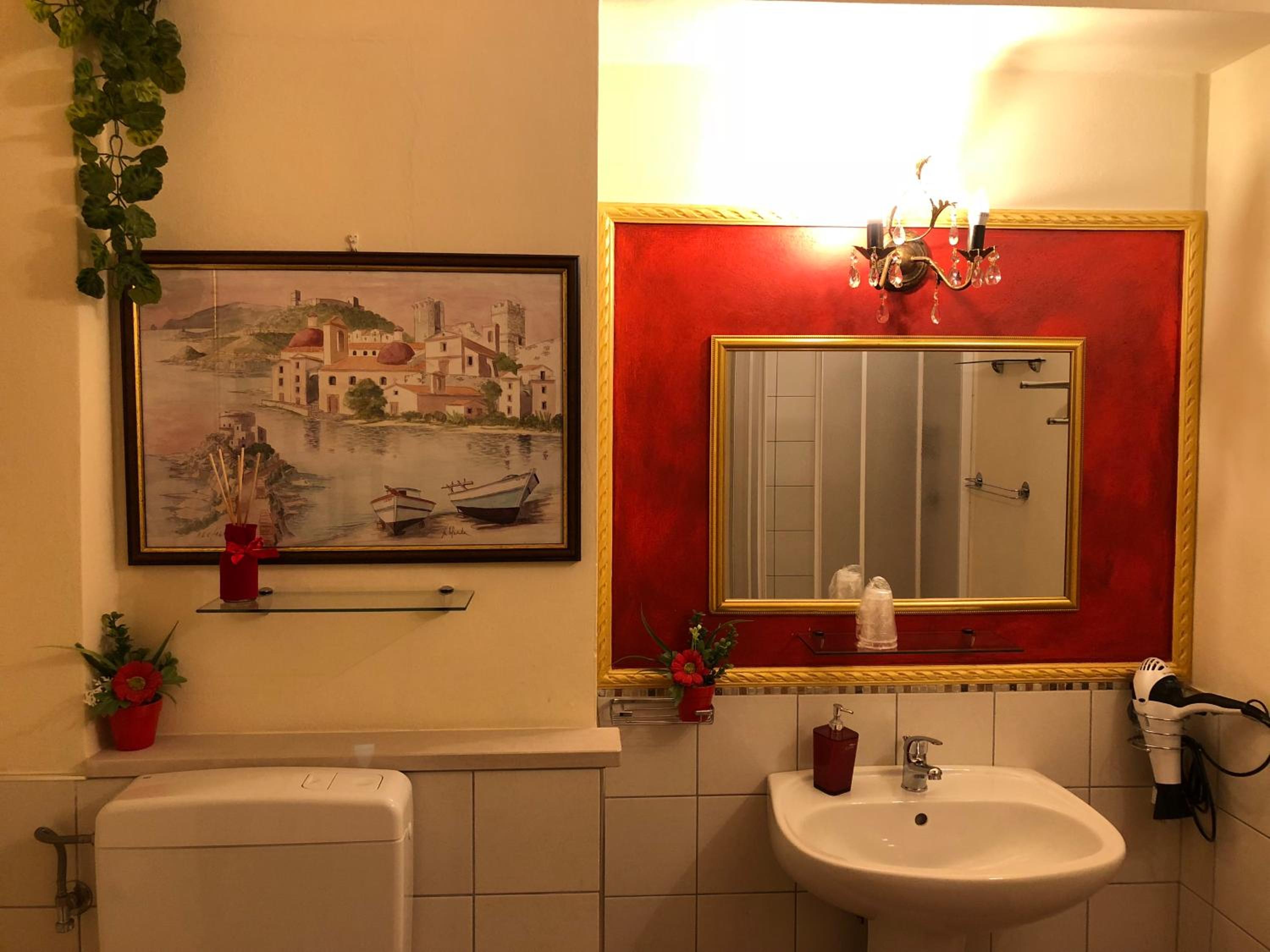 Double Room - Photo 4