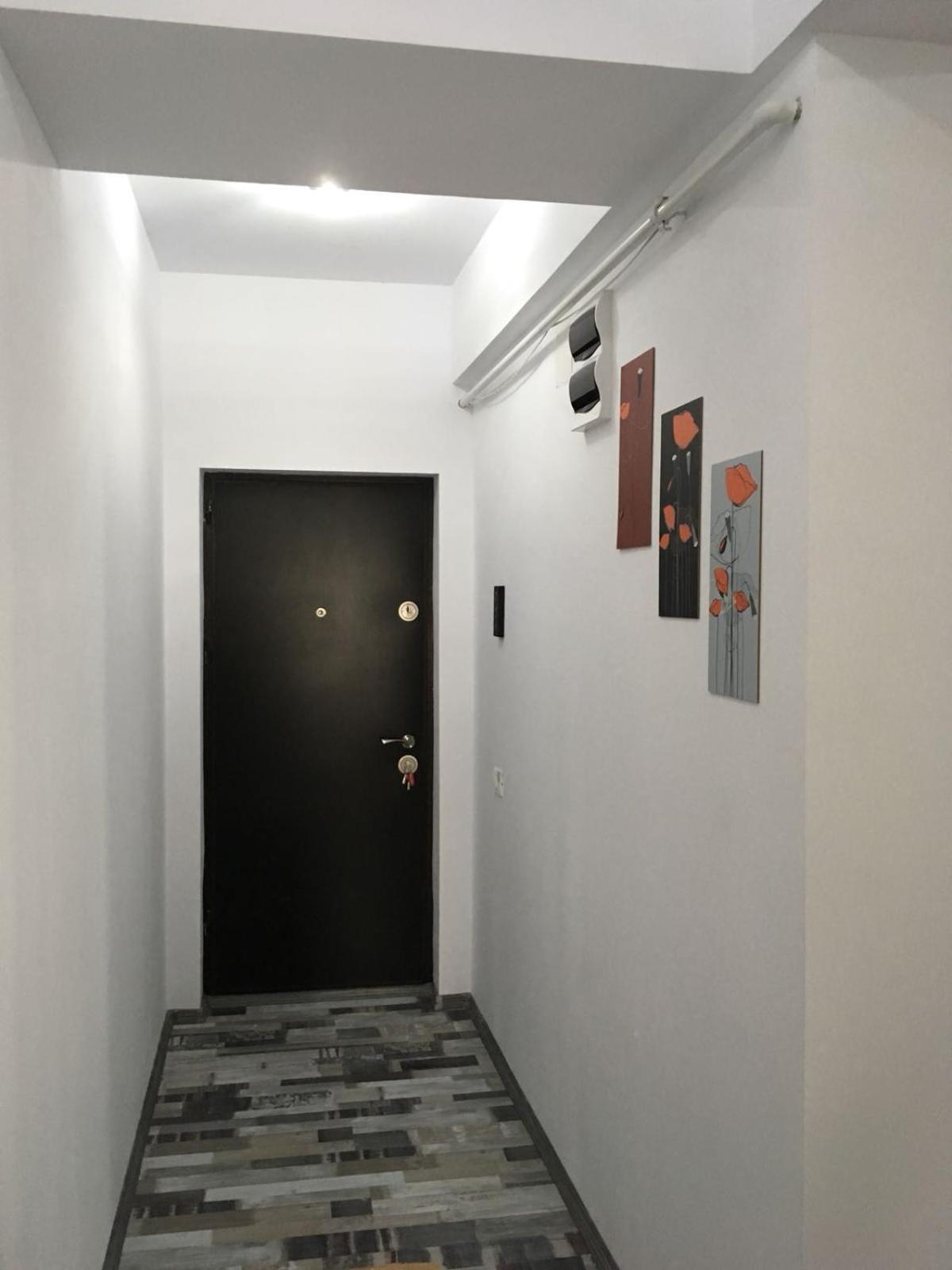 One-Bedroom Apartment - Photo 7