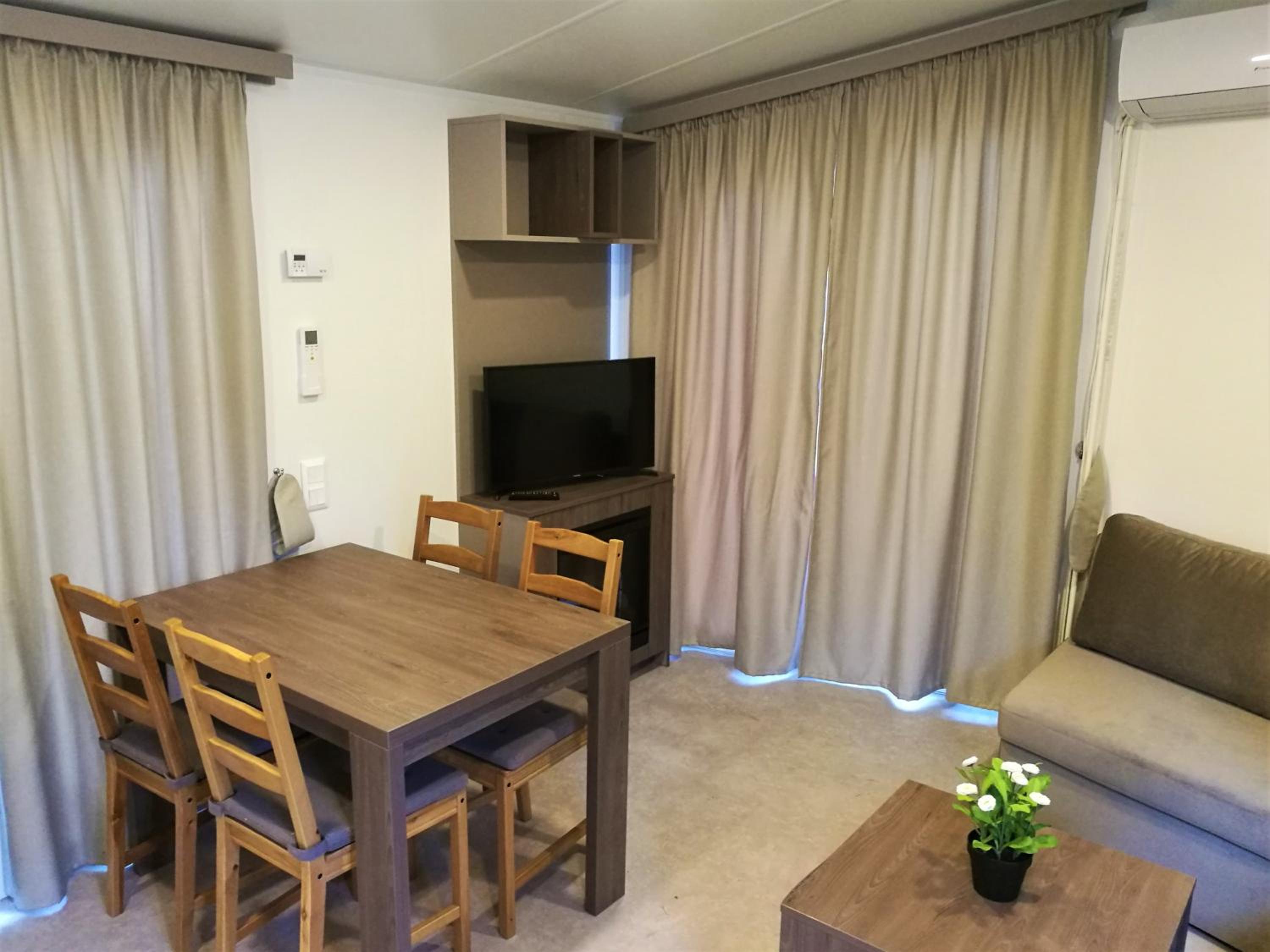 Mobile Two-Bedroom Chalet photo 1