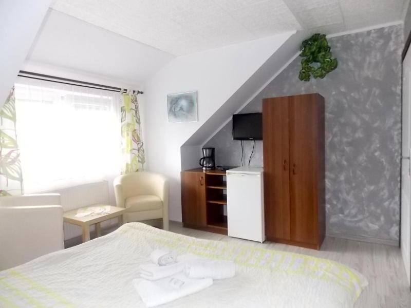 Double Room with Private External Bathroom photo 2