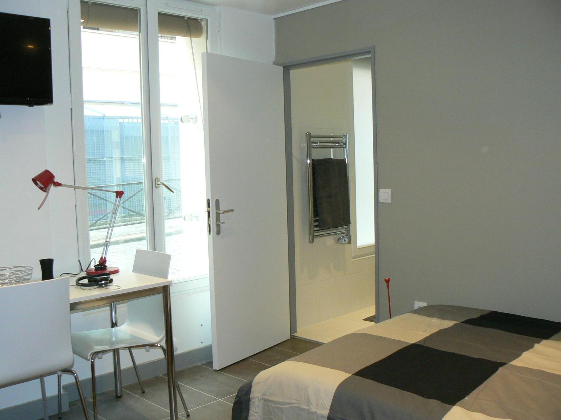 Studio (2 Adults)