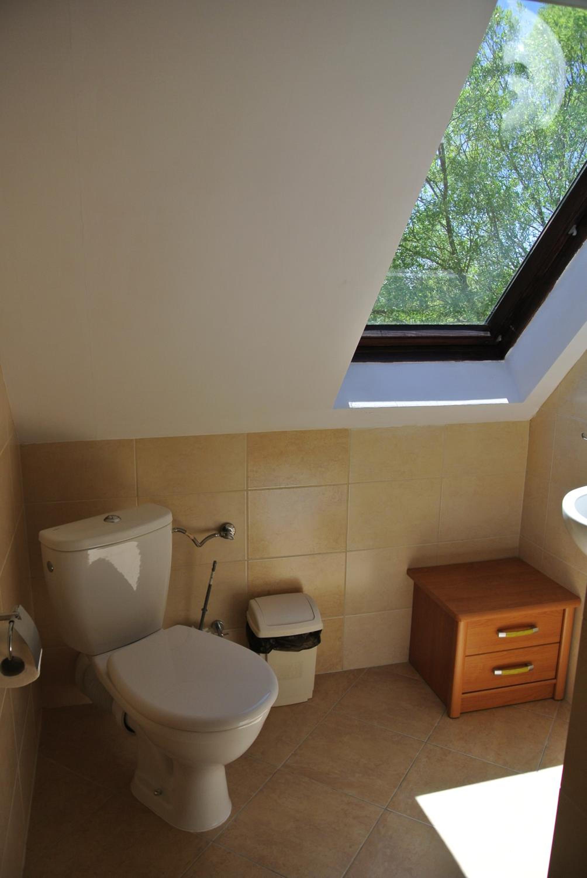 Double Room - Photo 6
