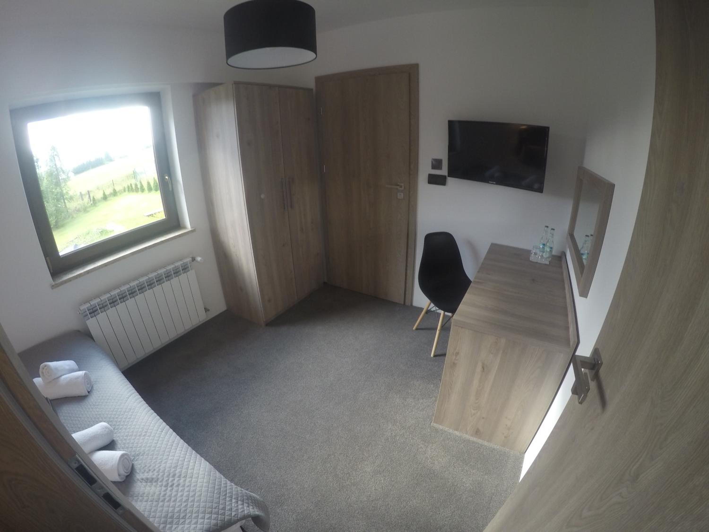 Deluxe Double Room with Shower - Photo 3