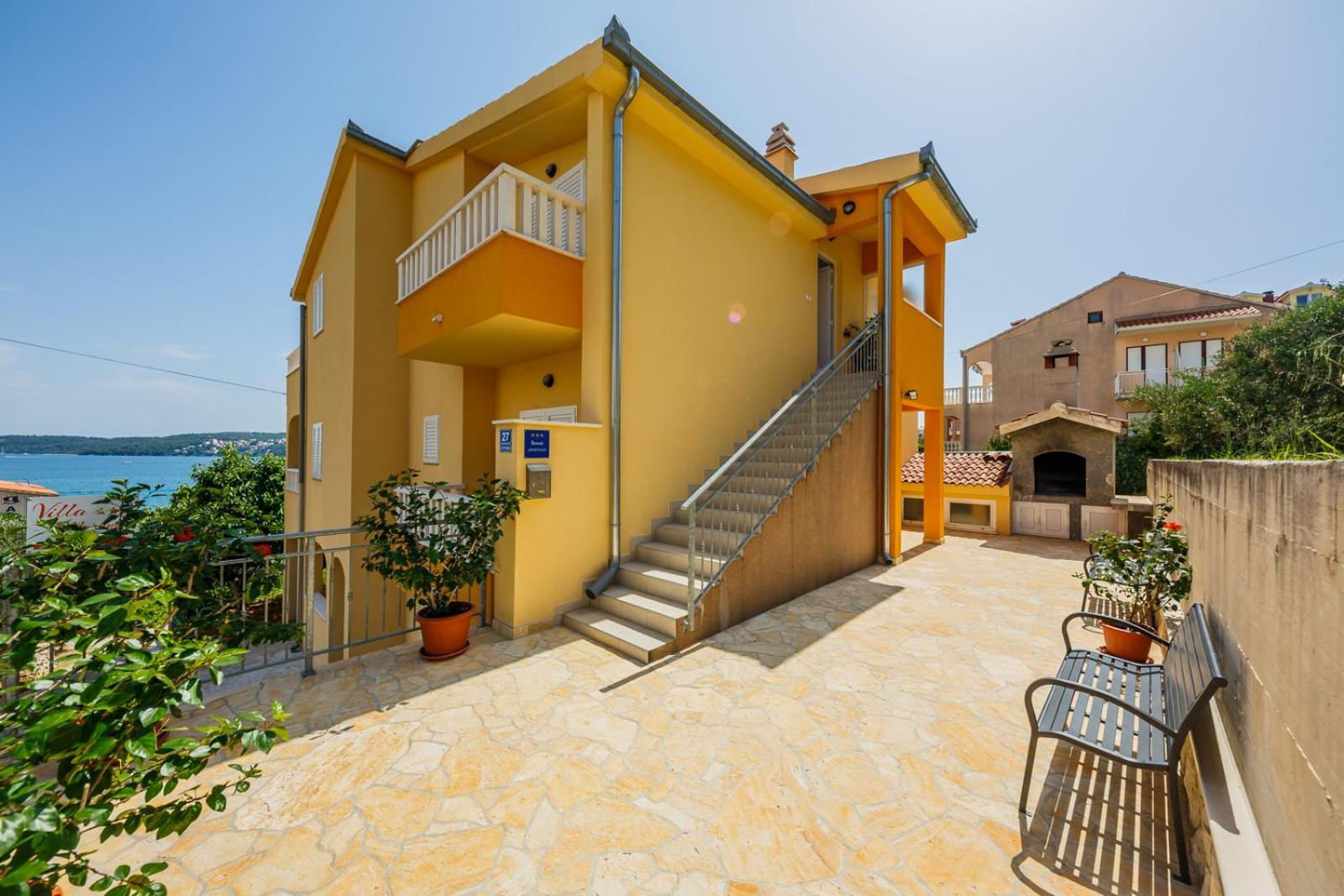 Deluxe Apartment