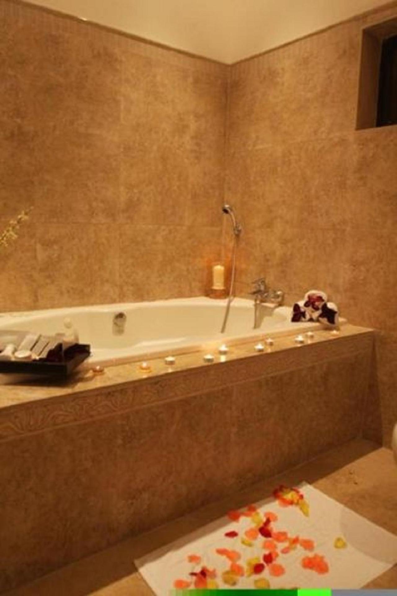 Jacuzzi