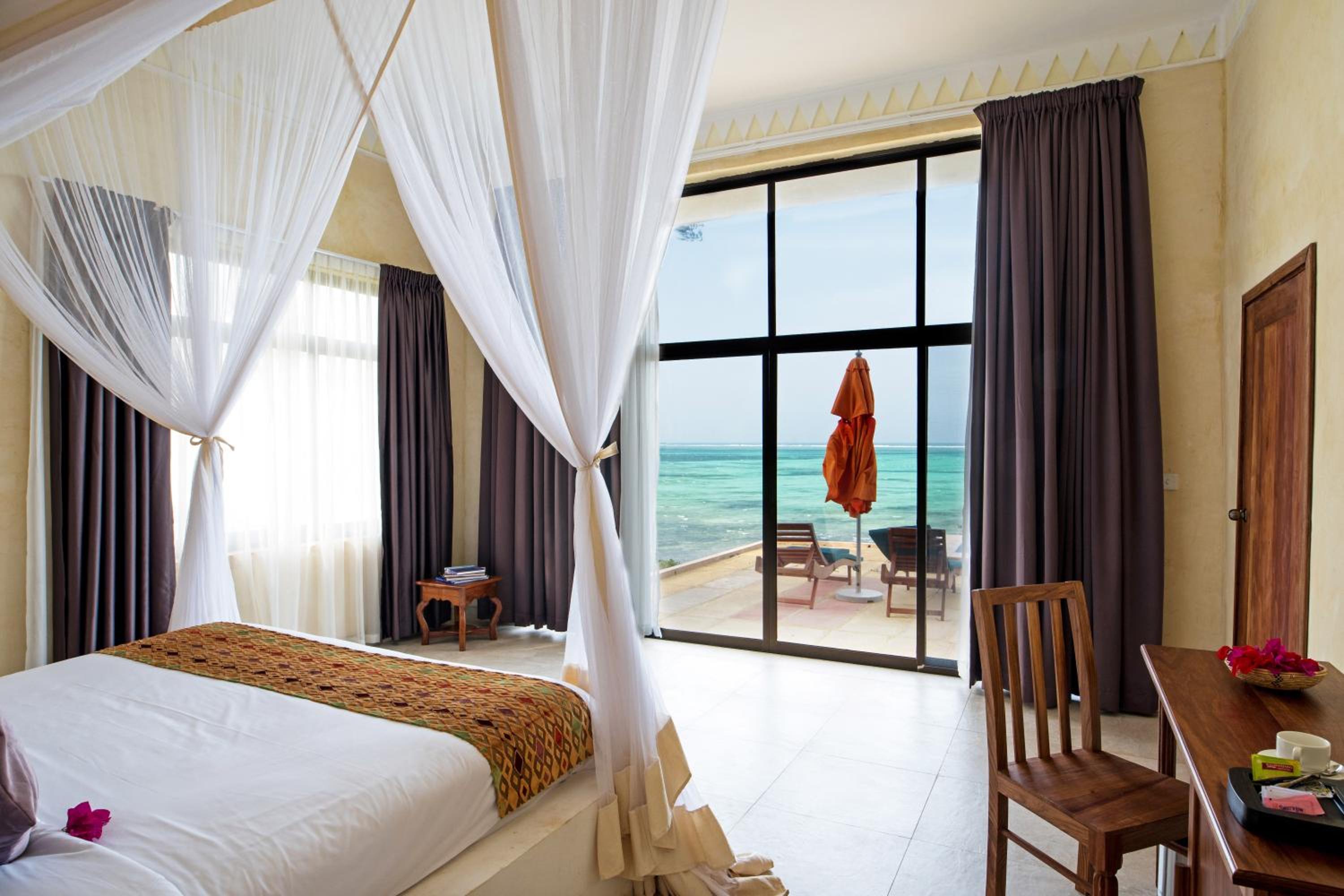 Four-Bedroom Villa with Private Pool photo 2