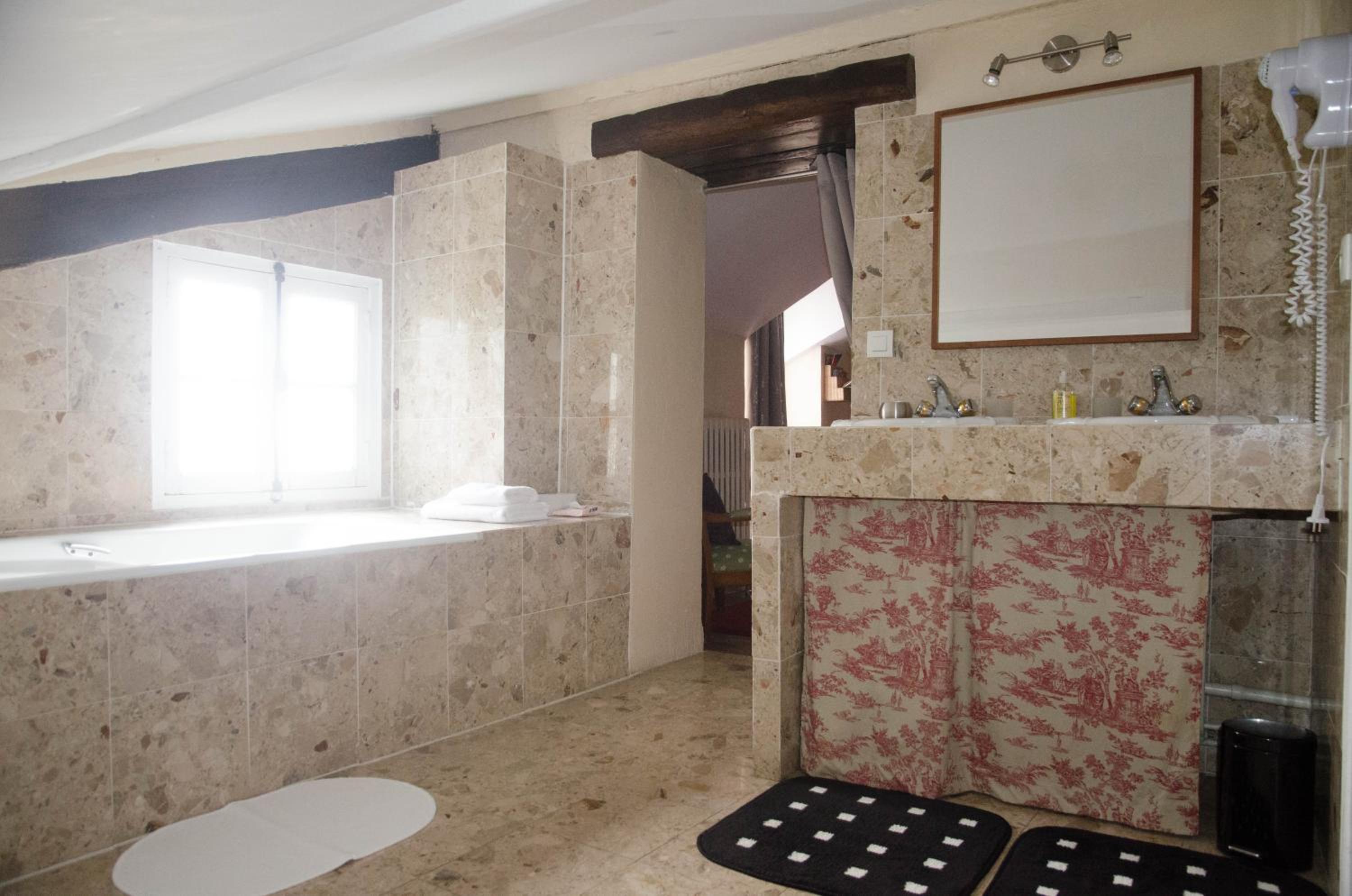 Deluxe Double or Twin Room photo 1