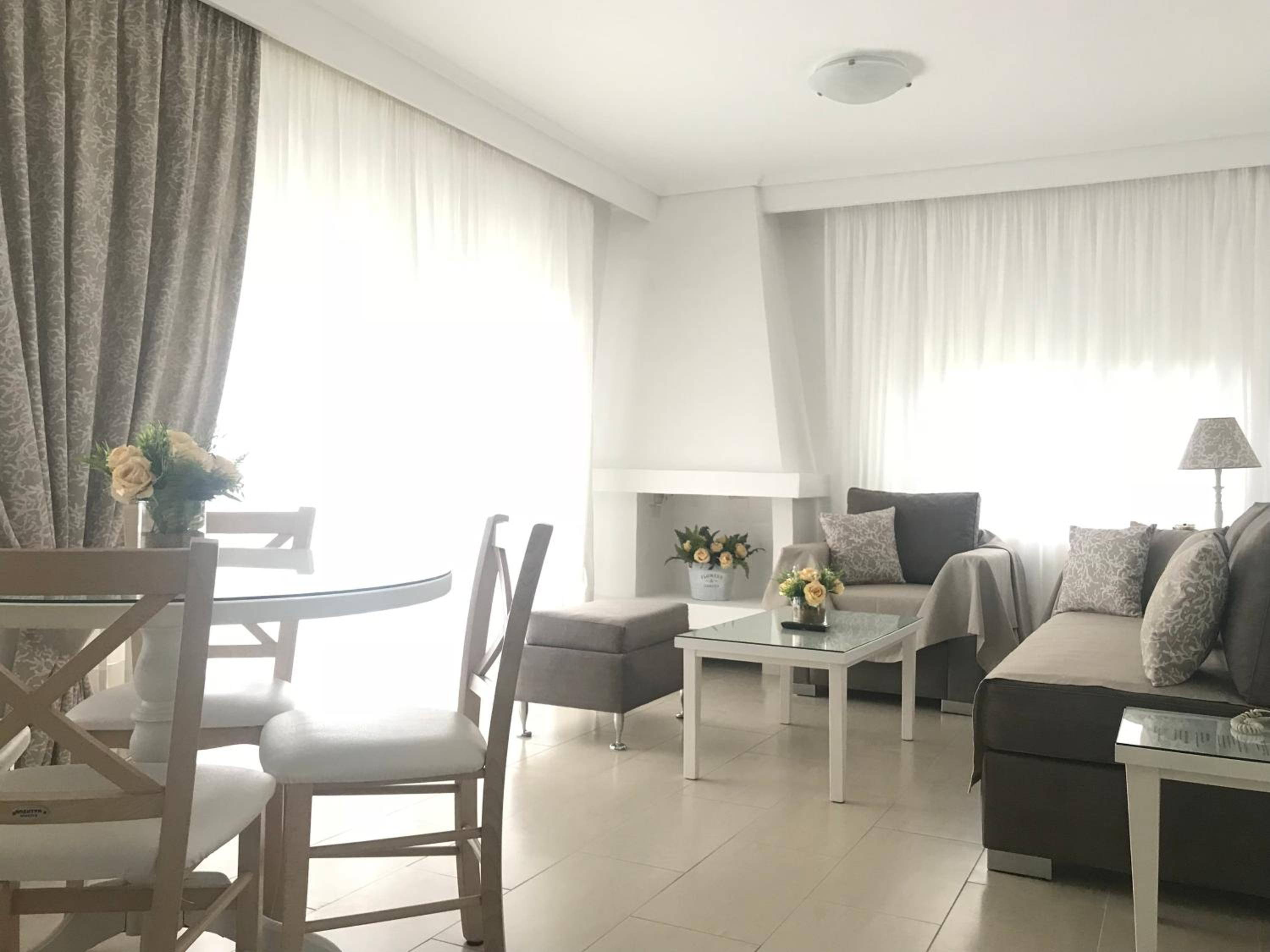 Lux Ground-floor Two Bedroom Apartment photo 3