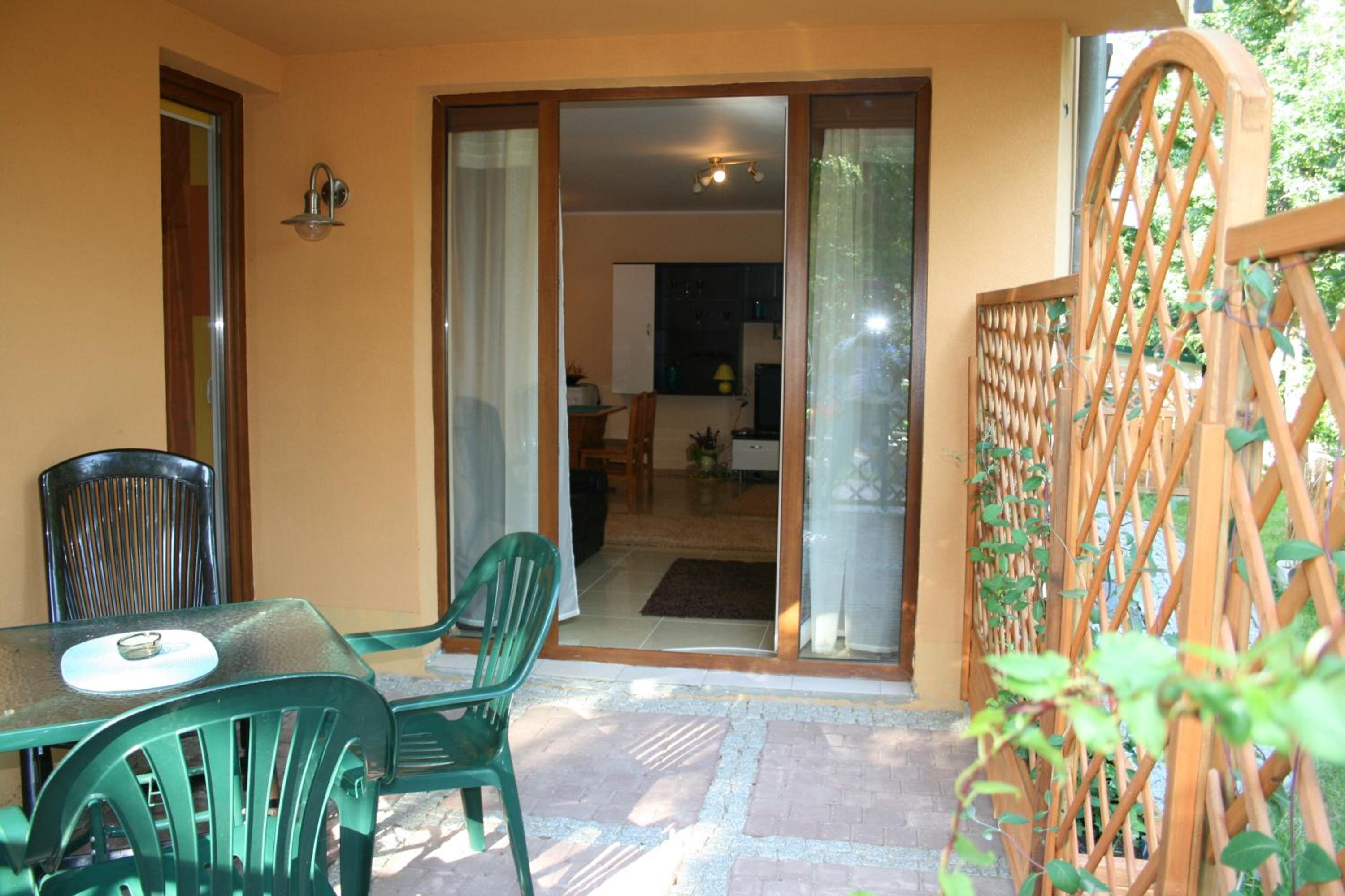 Apartment with Terrace - Photo 7