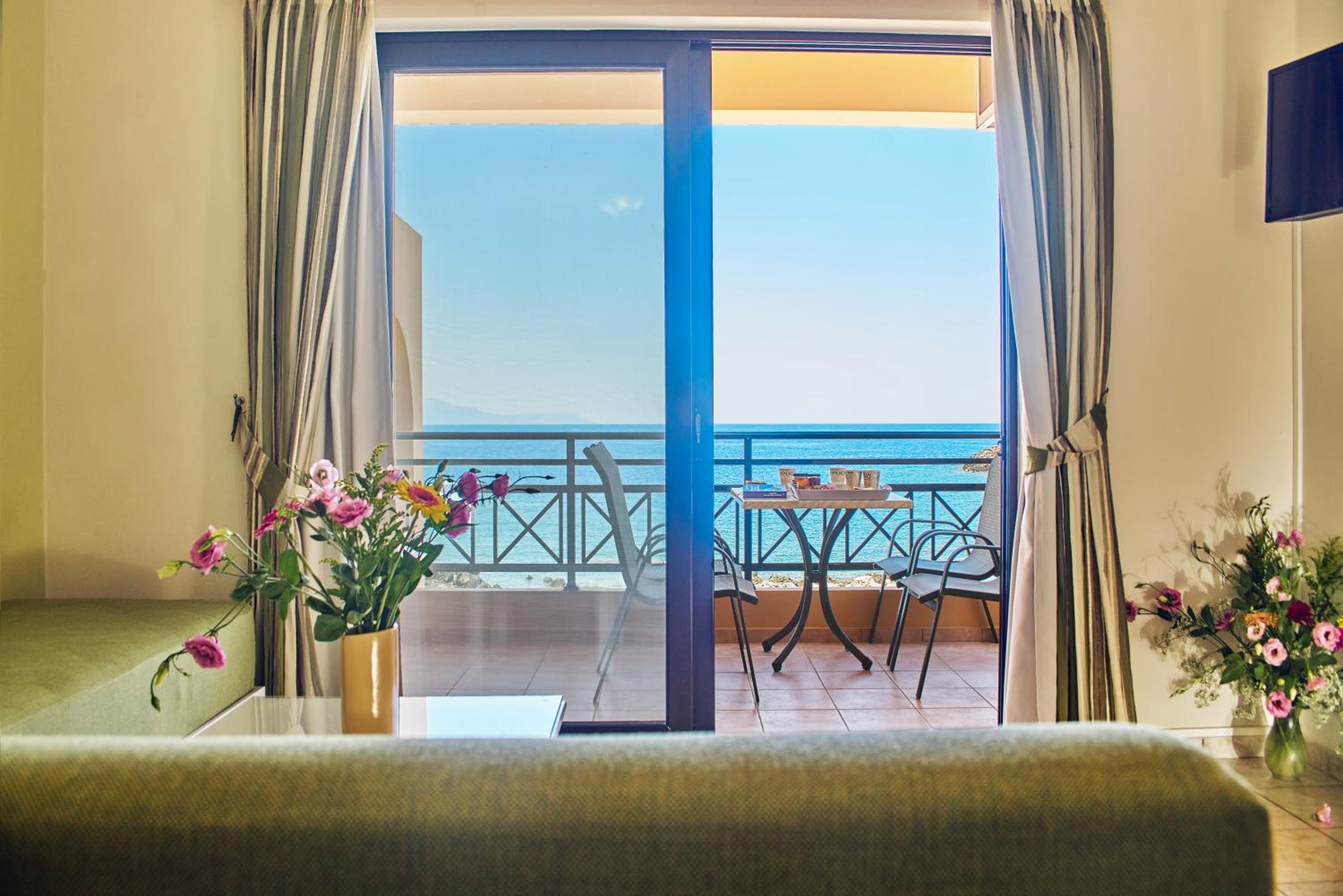 Two-Bedroom Apartment with Sea View photo 3