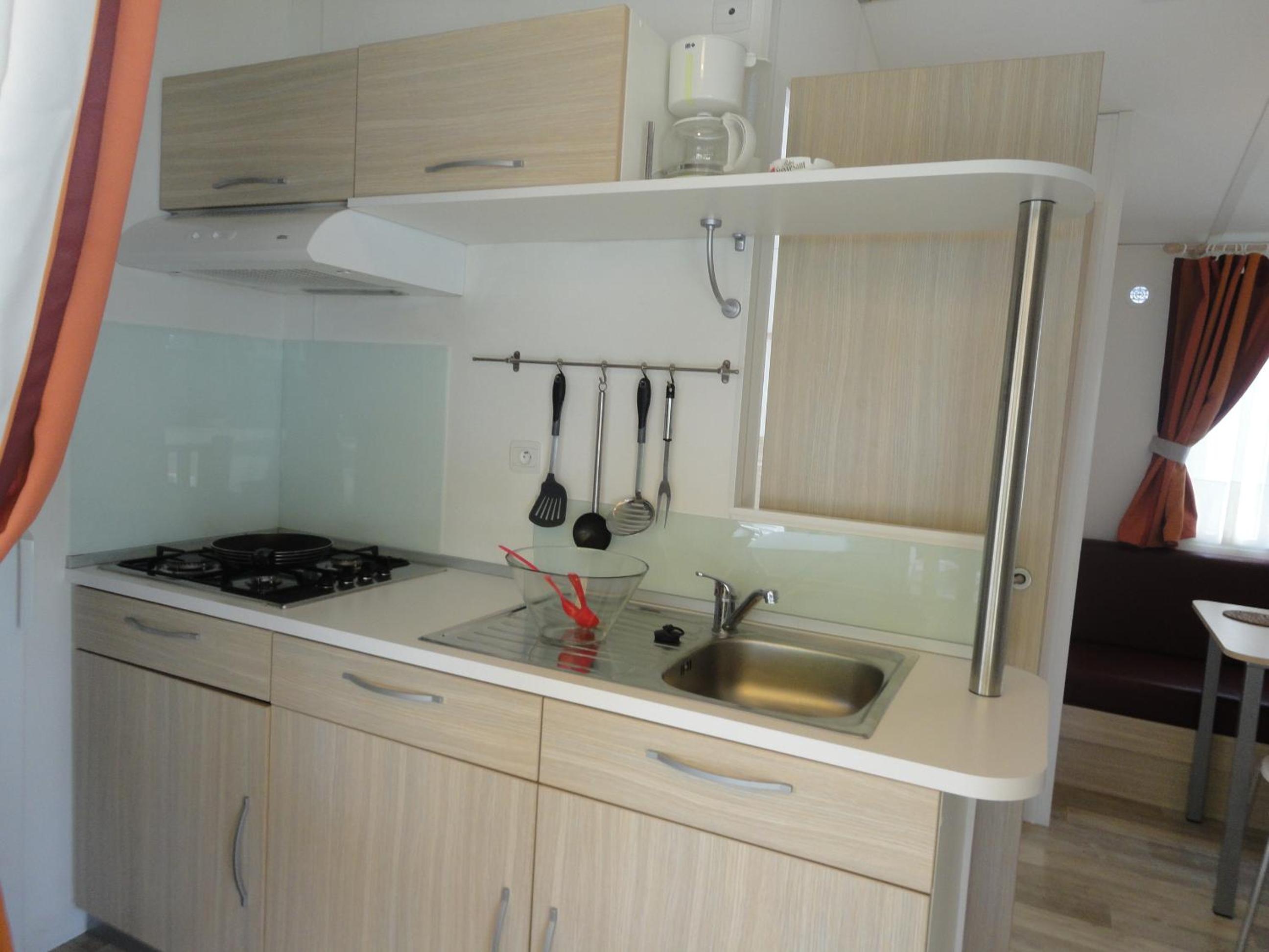 Two-Bedroom Mobile Home (4 Adults) photo 2