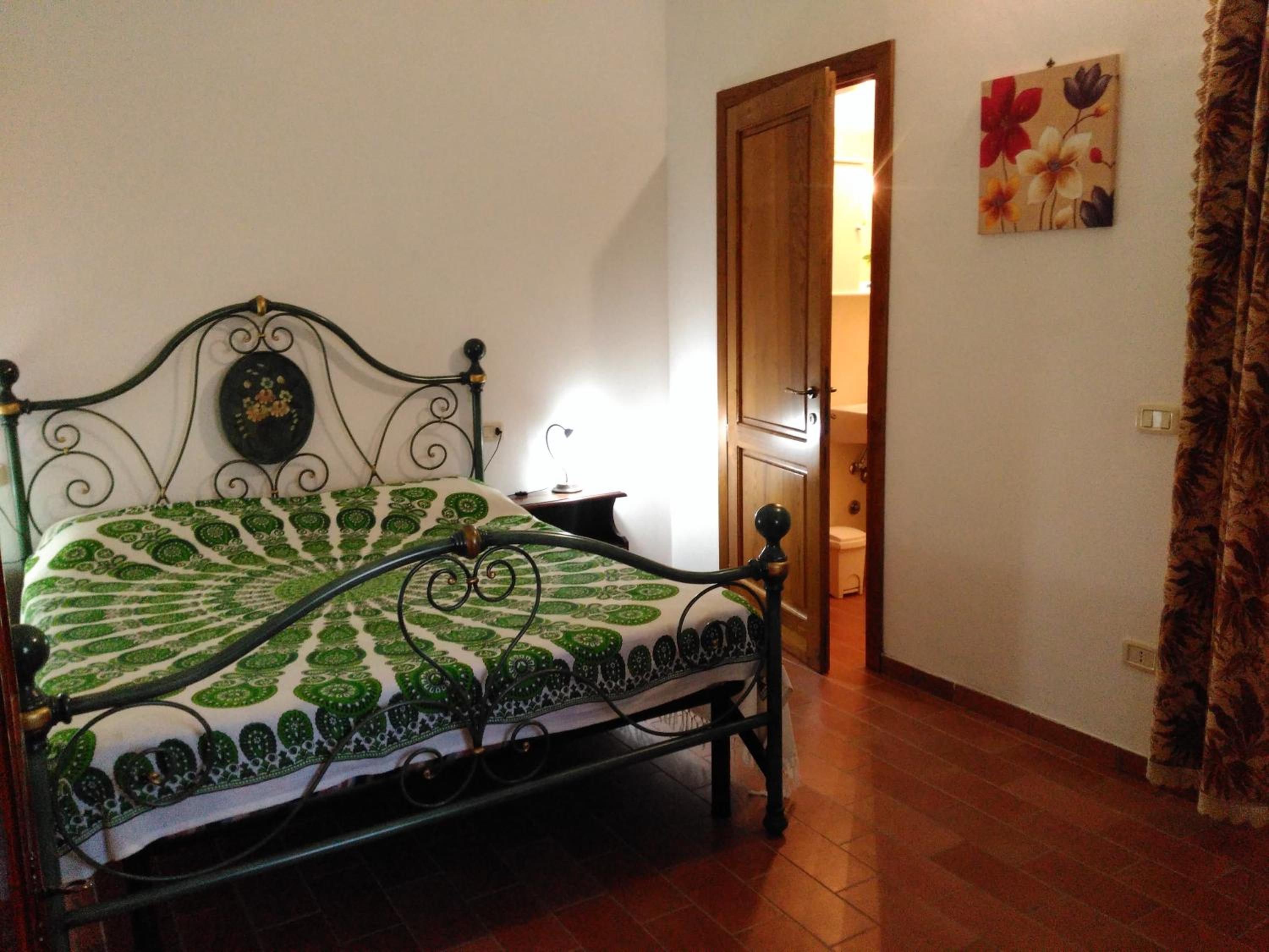 King Room with Garden View - Photo 9
