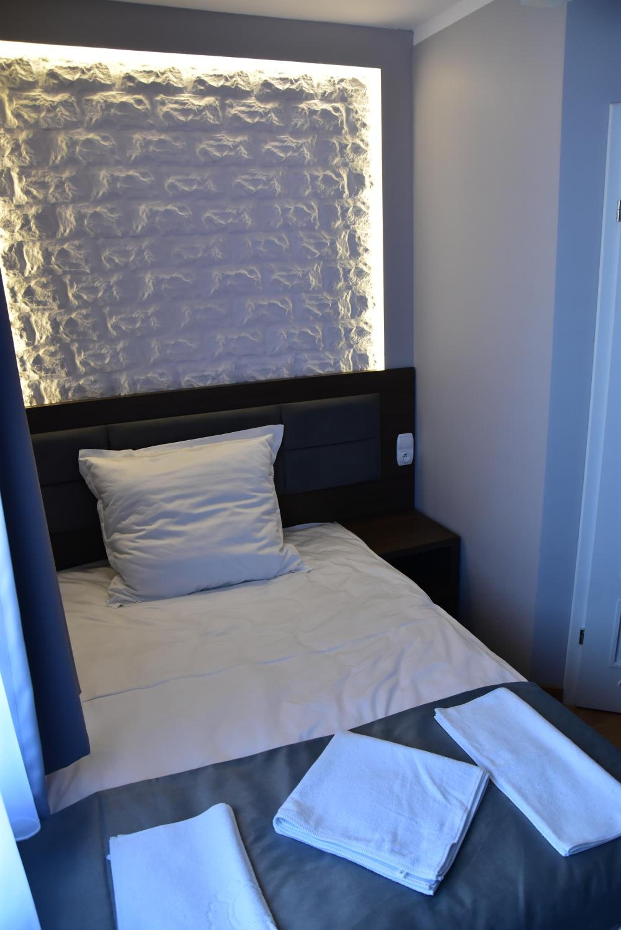 Single Room photo 2