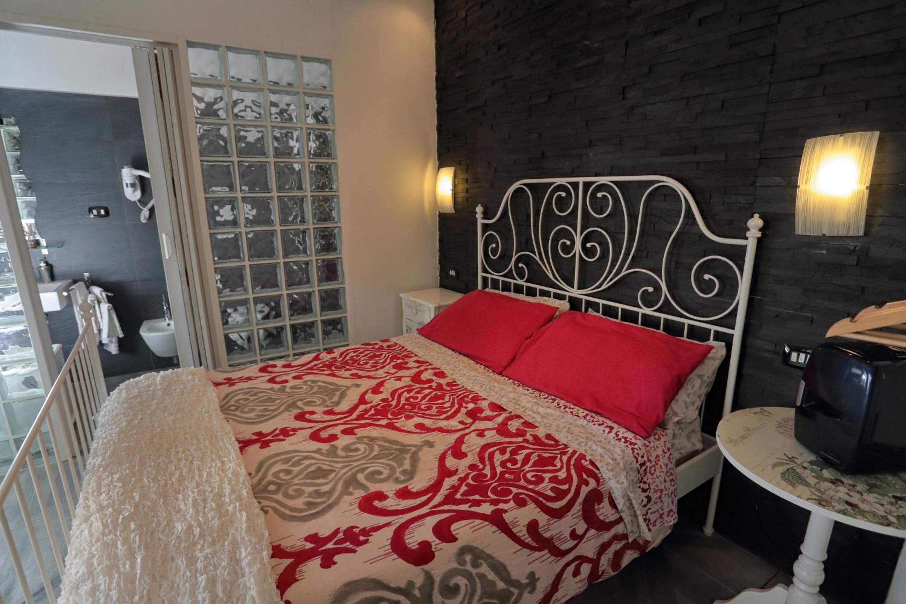 Deluxe King Room photo 3